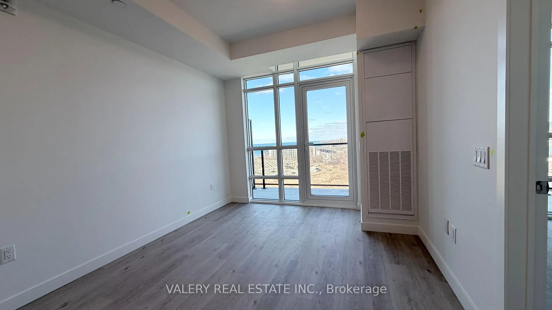 Photo 6 of Unit 1208, 461 Green Rd, Hamilton, Lakeshore — HOMEH