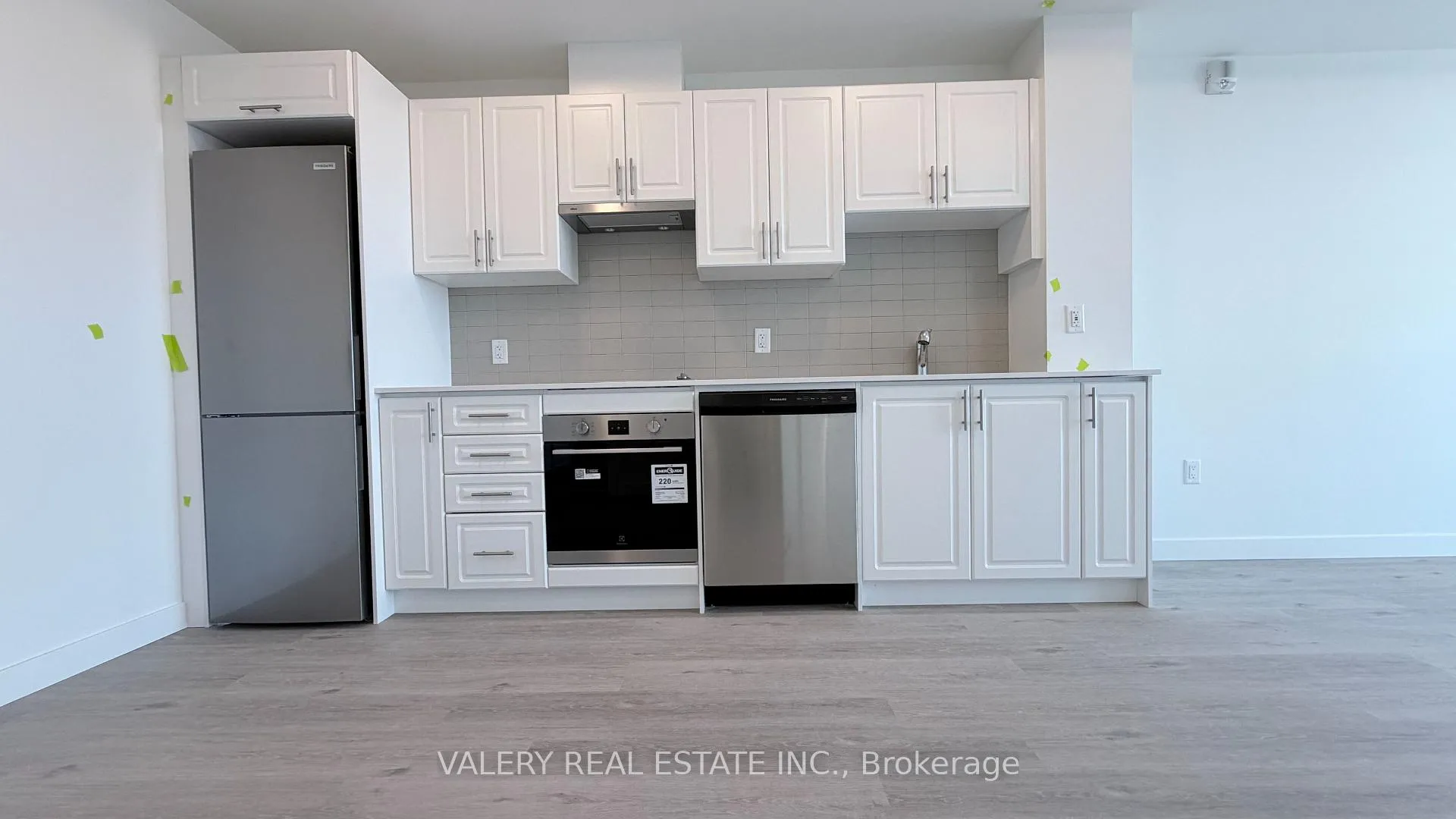 Photo 8 of Unit 1208, 461 Green Rd, Hamilton, Lakeshore — HOMEH