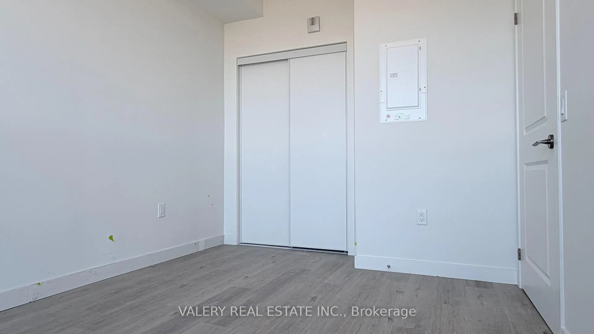 Photo 9 of Unit 1208, 461 Green Rd, Hamilton, Lakeshore — HOMEH