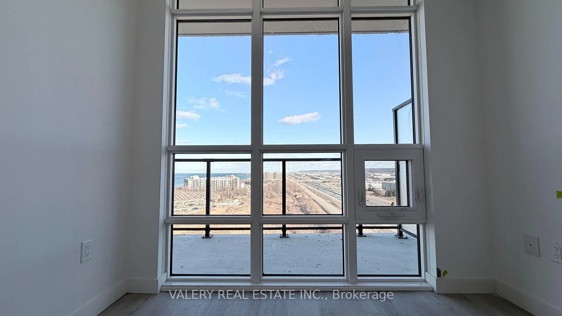 Photo 10 of Unit 1208, 461 Green Rd, Hamilton, Lakeshore — HOMEH