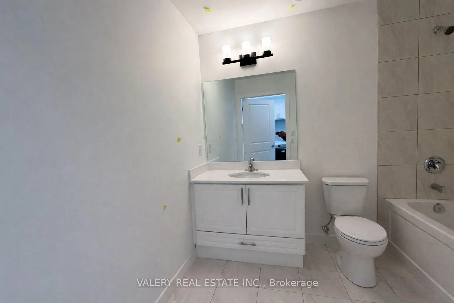 Photo 12 of Unit 1208, 461 Green Rd, Hamilton, Lakeshore — HOMEH