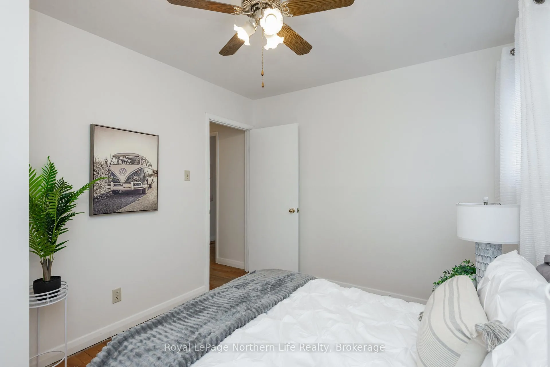 Photo 15 of 889 Phillip Street, North Bay, West End — HOMEH