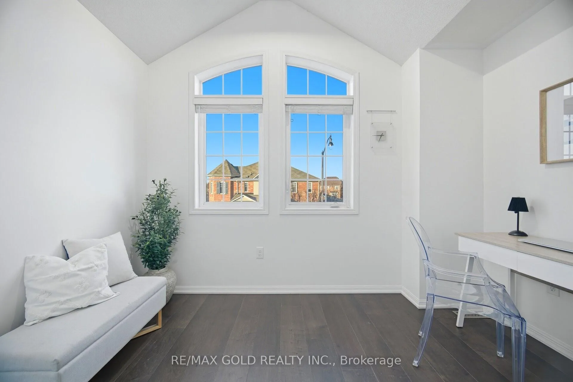 Photo 13 of 20 Peppermint Close, Brampton, Bram East — HOMEH