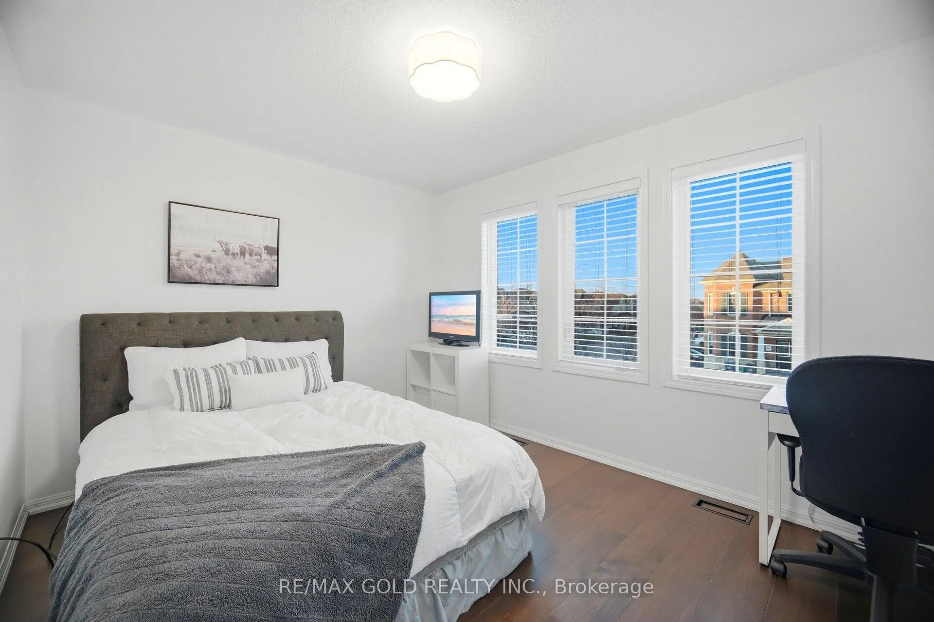 Photo 17 of 20 Peppermint Close, Brampton, Bram East — HOMEH