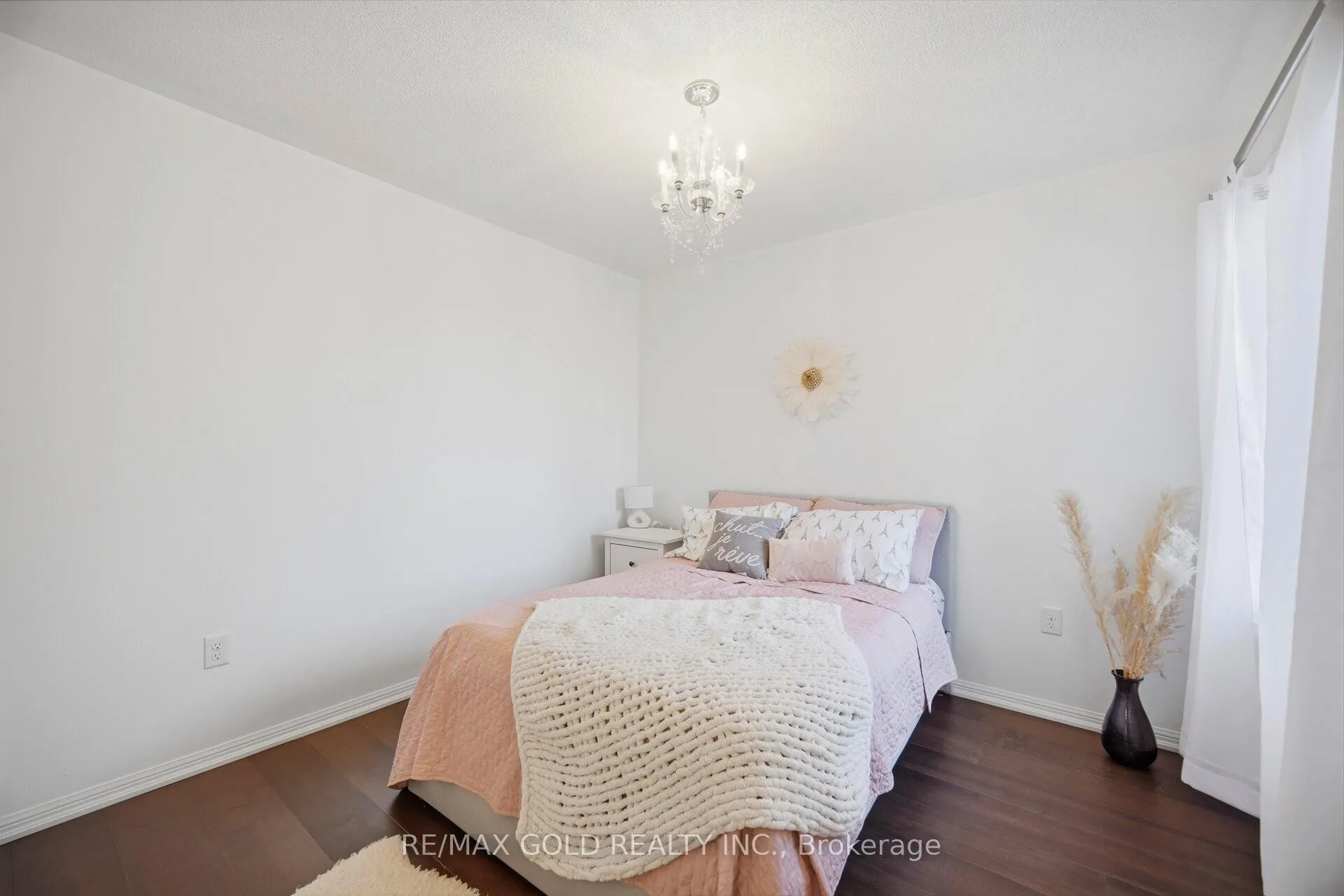 Photo 19 of 20 Peppermint Close, Brampton, Bram East — HOMEH