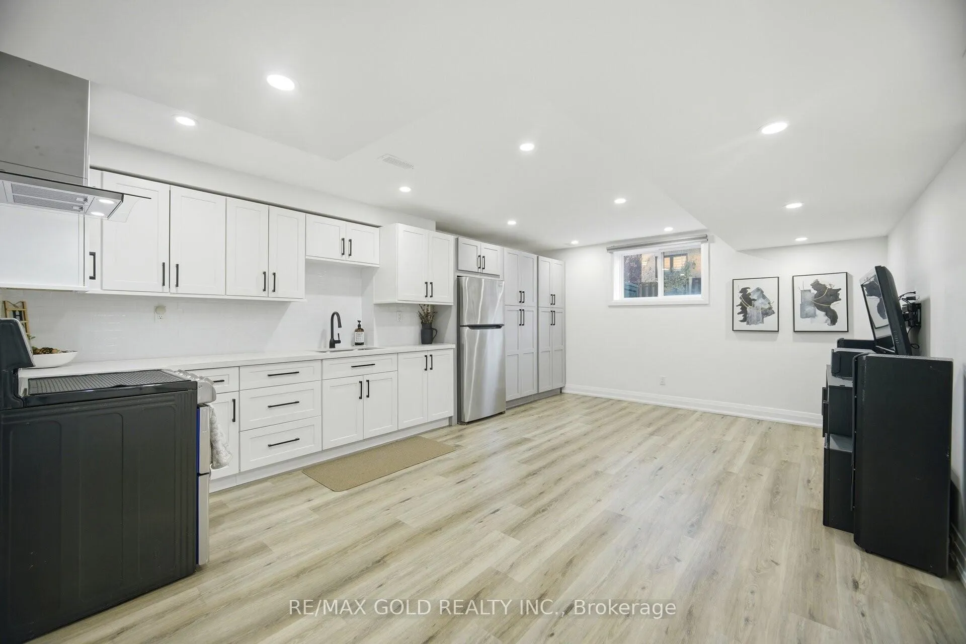 Photo 23 of 20 Peppermint Close, Brampton, Bram East — HOMEH