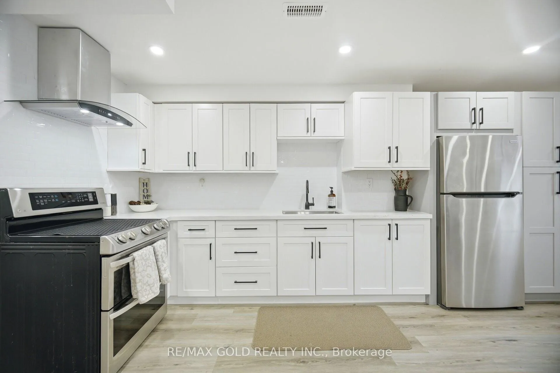 Photo 24 of 20 Peppermint Close, Brampton, Bram East — HOMEH