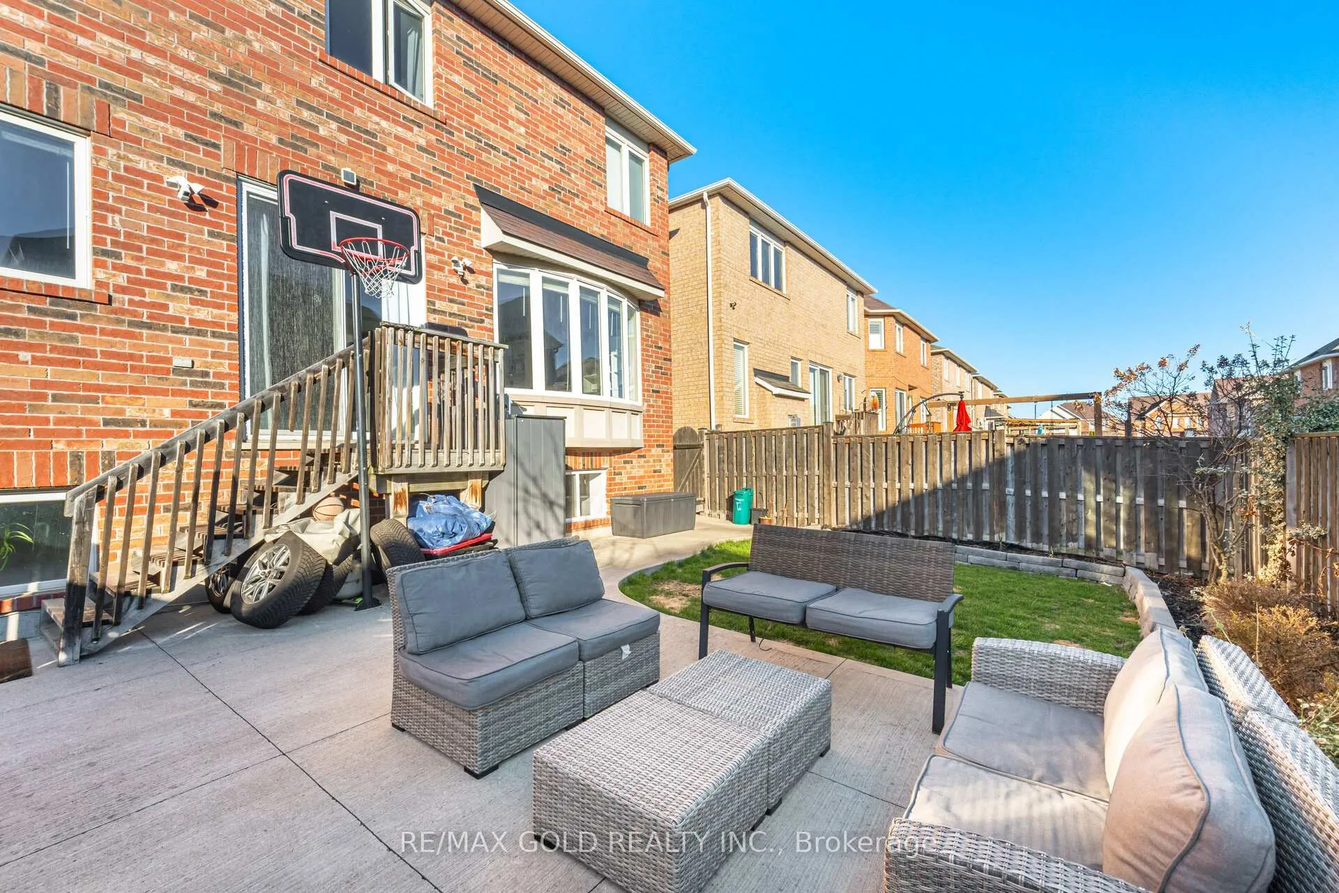 Photo 29 of 20 Peppermint Close, Brampton, Bram East — HOMEH