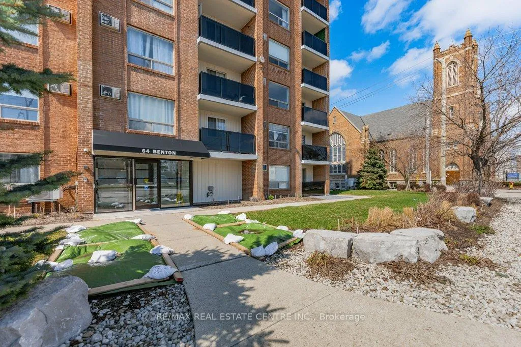 Photo 6 of Unit 506, 64 Benton Street, Kitchener — HOMEH
