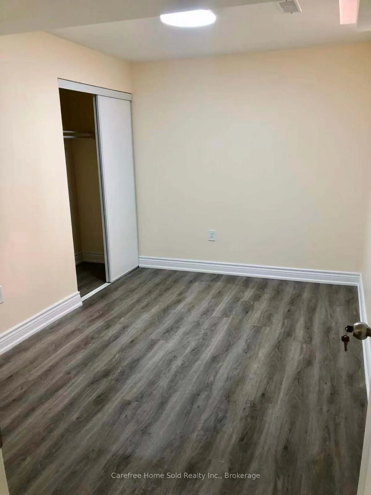 Photo 3 of Unit Lower, 31 Lavallee Crescent, Brampton, Credit Valley — HOMEH