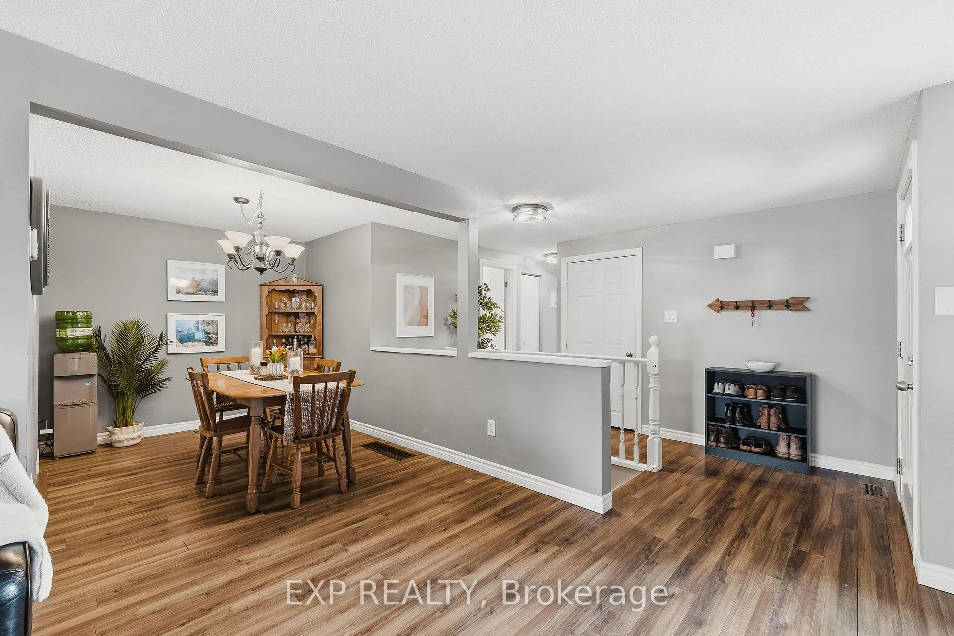 Photo 1 of 160 Carter Crescent, Cambridge — HOMEH