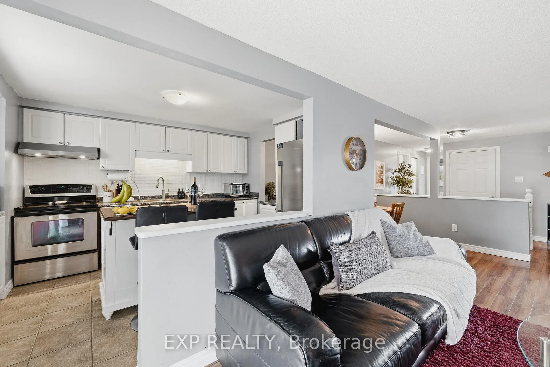 Photo 10 of 160 Carter Crescent, Cambridge — HOMEH