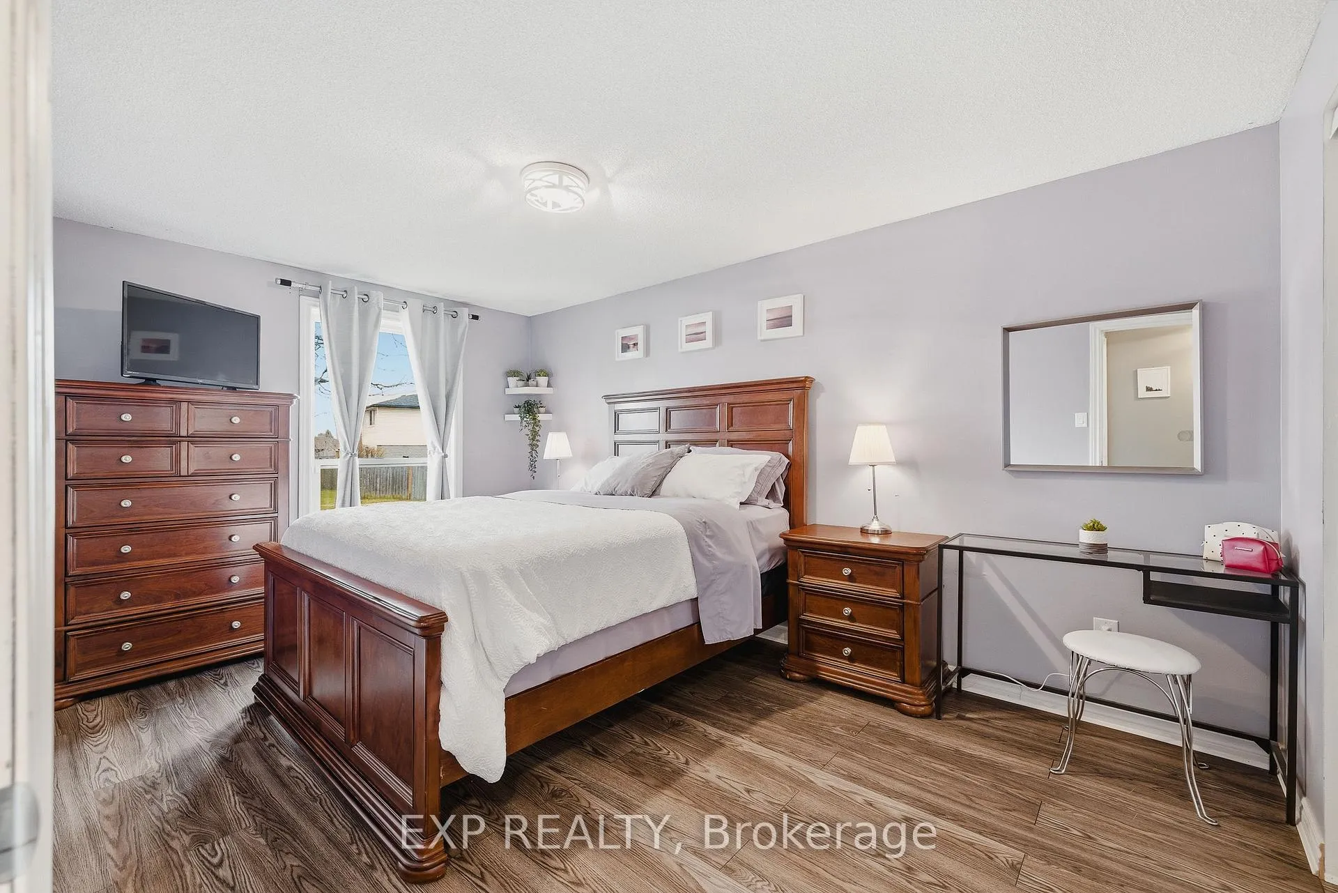 Photo 14 of 160 Carter Crescent, Cambridge — HOMEH