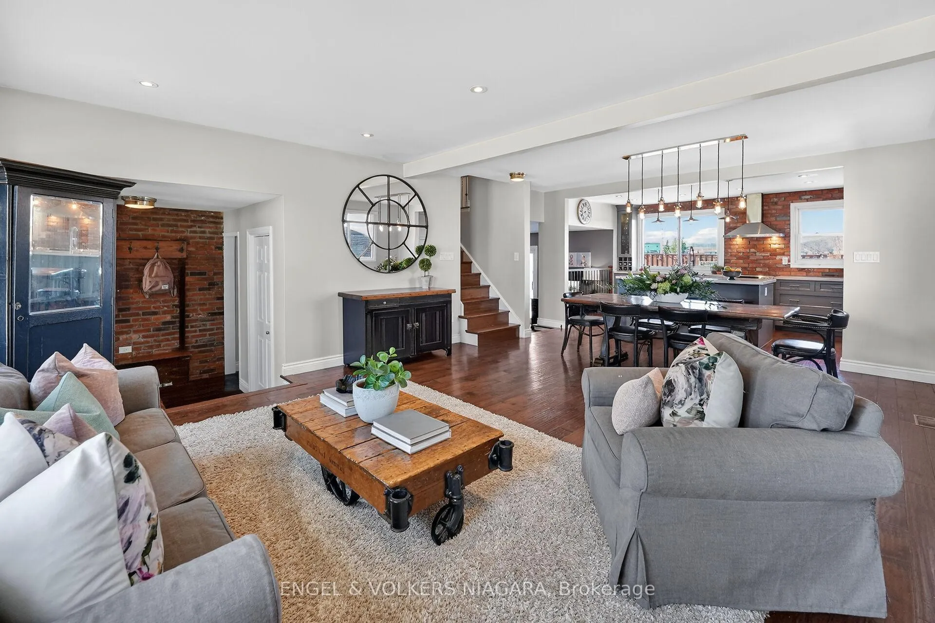 Photo 5 of 6965 Glengowan Crescent, Niagara Falls, Casey — HOMEH