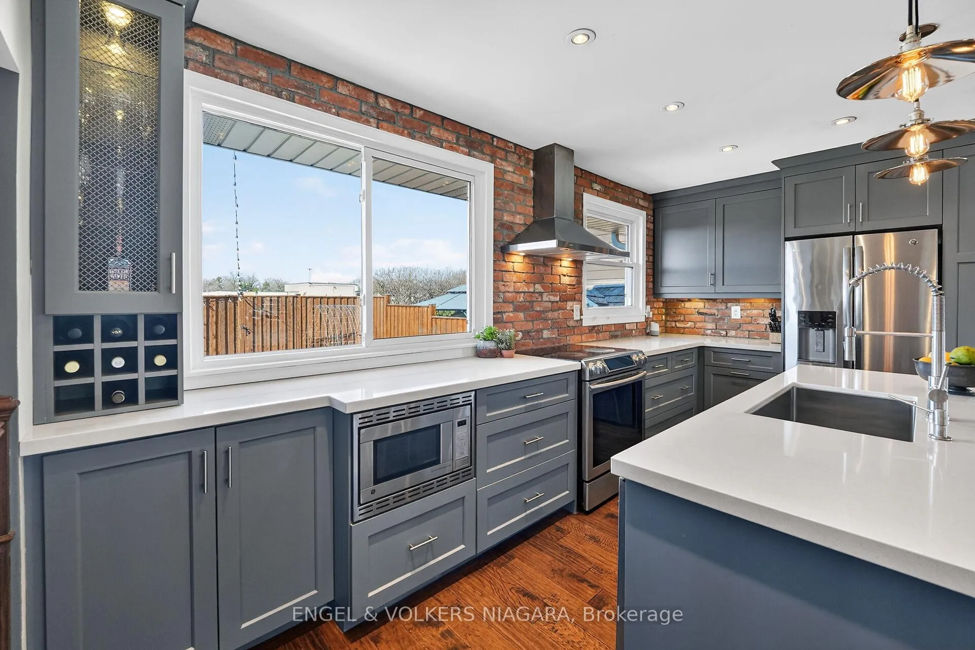 Photo 9 of 6965 Glengowan Crescent, Niagara Falls, Casey — HOMEH