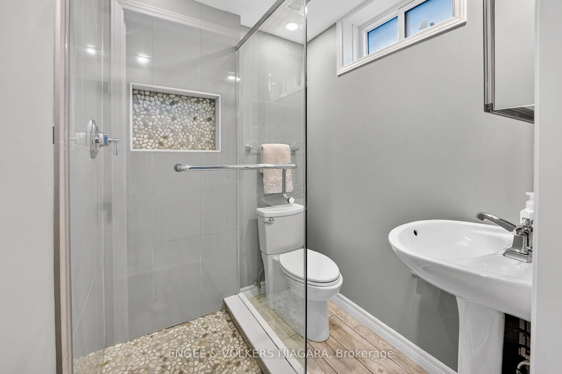 Photo 27 of 6965 Glengowan Crescent, Niagara Falls, Casey — HOMEH