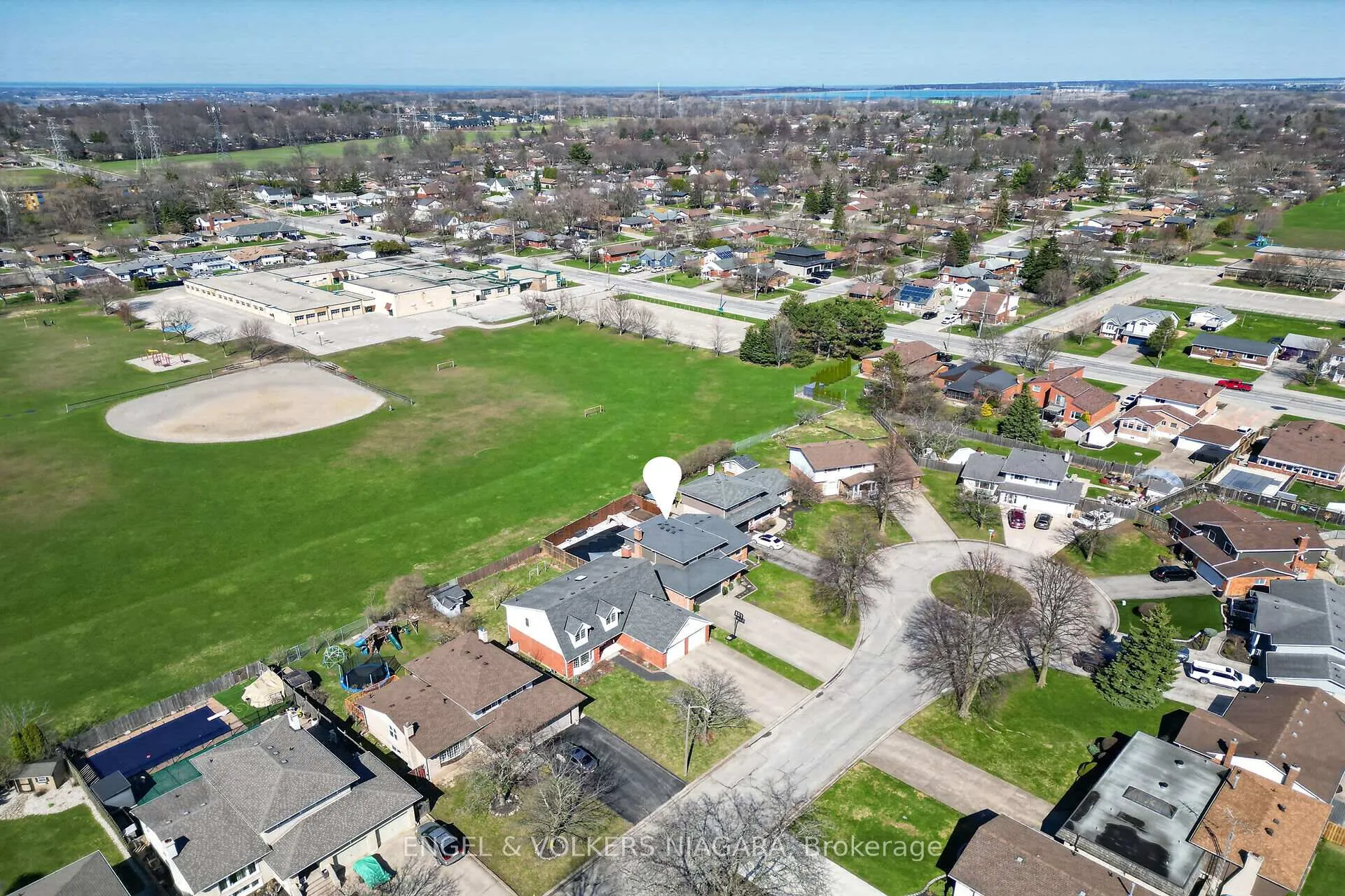 Photo 36 of 6965 Glengowan Crescent, Niagara Falls, Casey — HOMEH