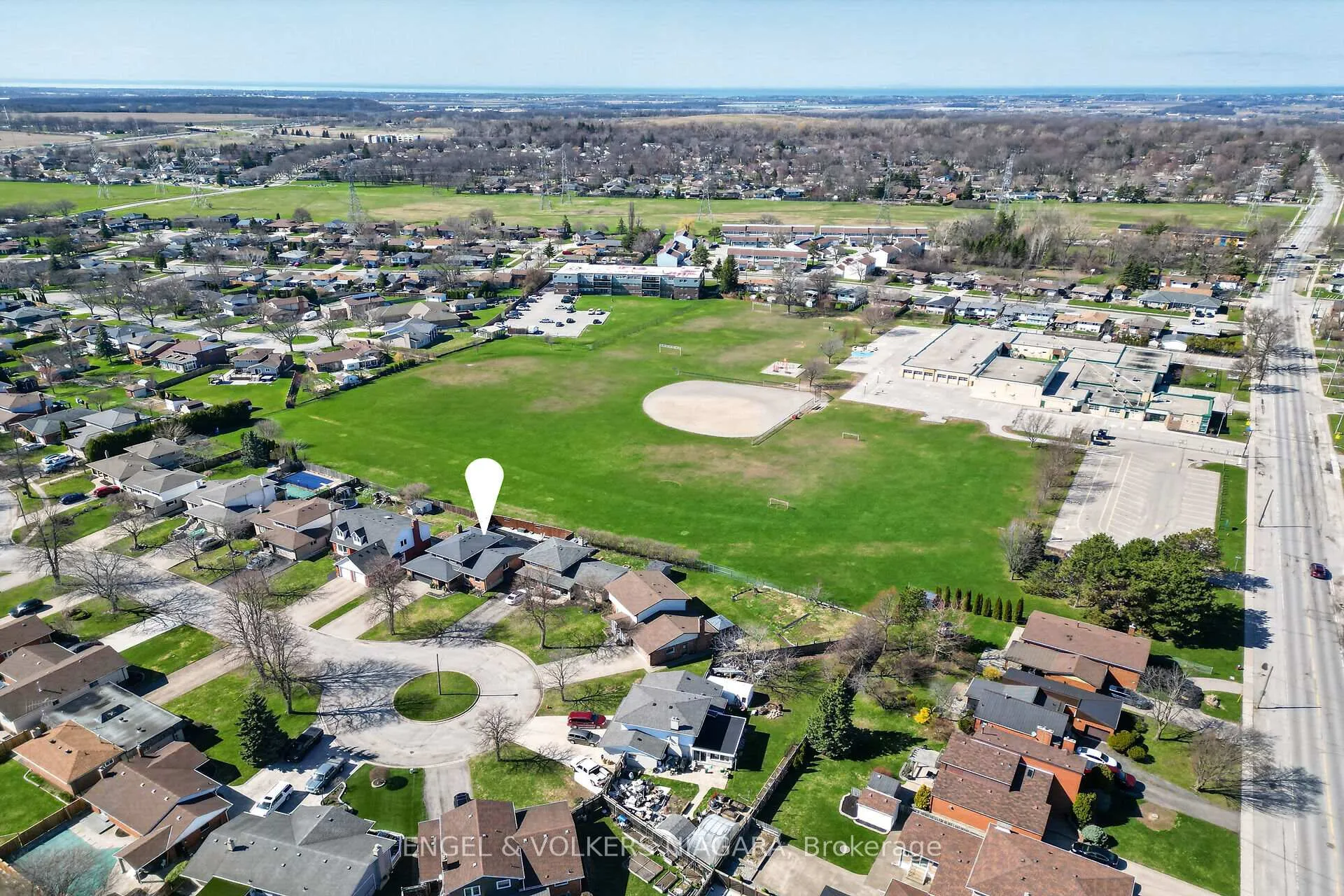 Photo 37 of 6965 Glengowan Crescent, Niagara Falls, Casey — HOMEH