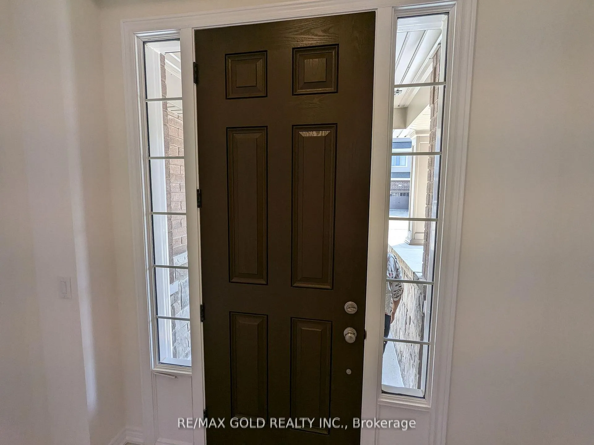 Photo 2 of 203 Broadacre Drive, Kitchener — HOMEH