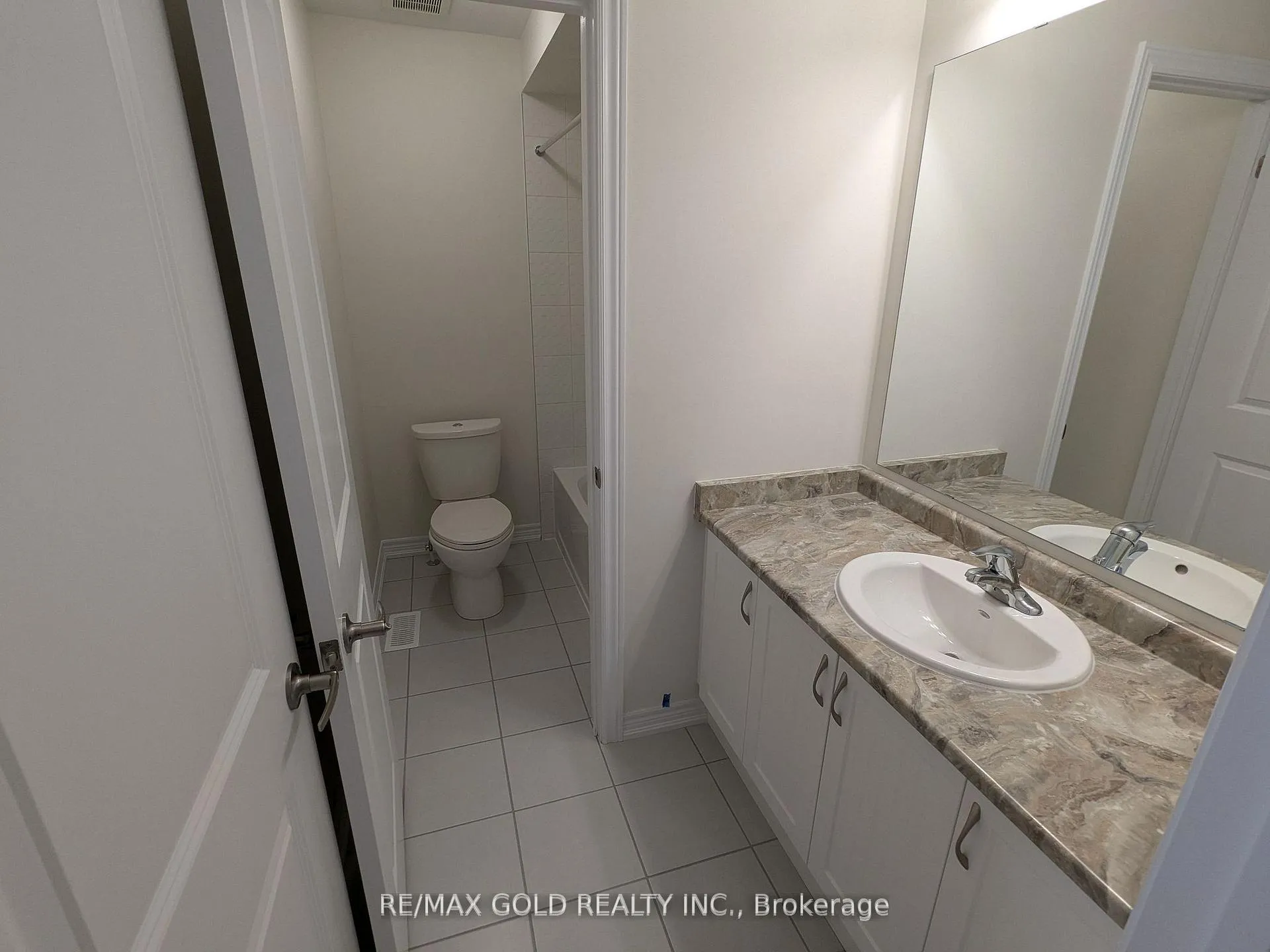 Photo 10 of 203 Broadacre Drive, Kitchener — HOMEH