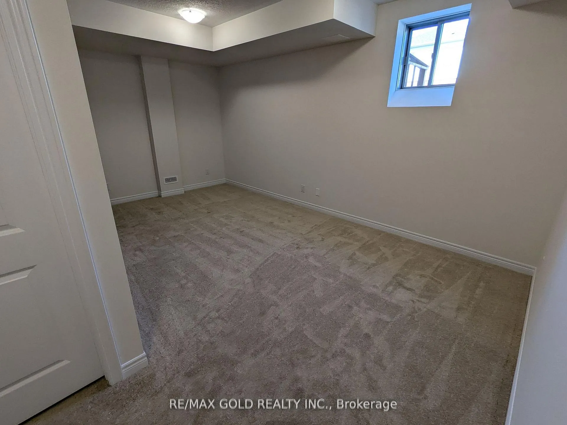 Photo 15 of 203 Broadacre Drive, Kitchener — HOMEH