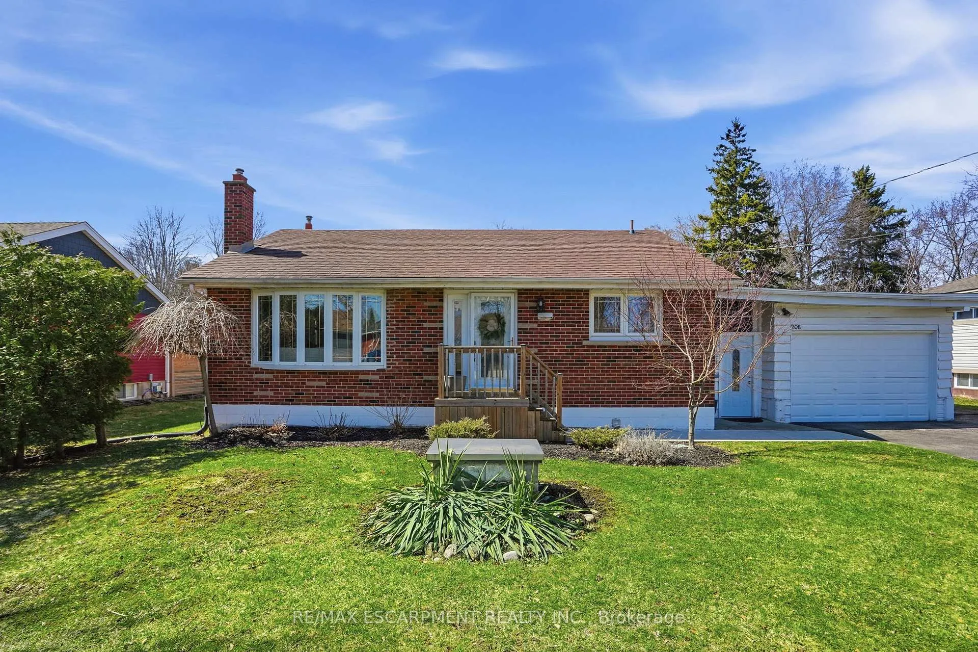 Photo 1 of 208 Seneca Avenue, Hamilton, Rural Glanbrook — HOMEH
