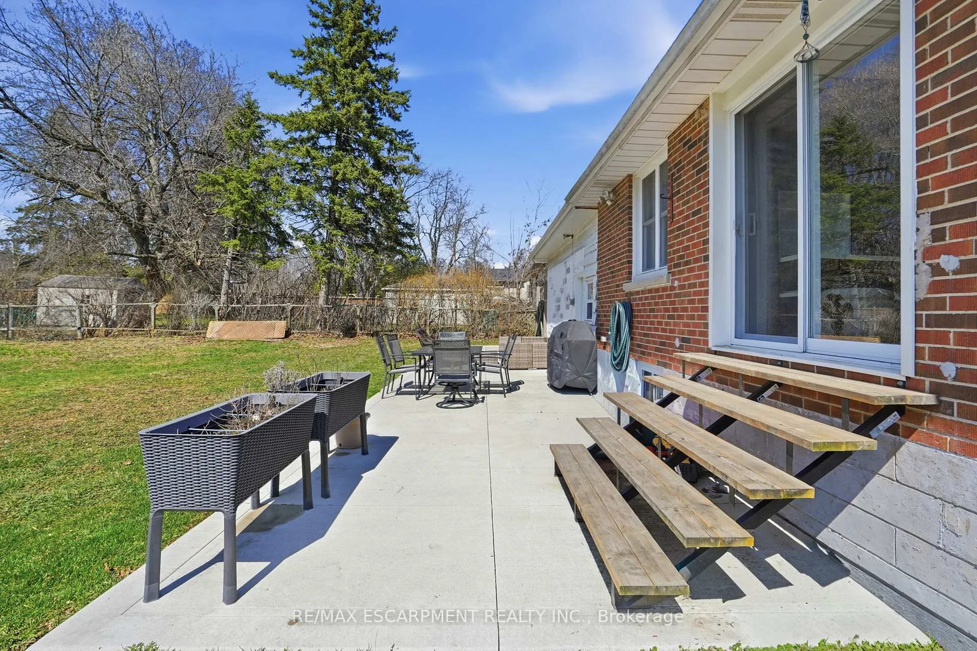 Photo 10 of 208 Seneca Avenue, Hamilton, Rural Glanbrook — HOMEH