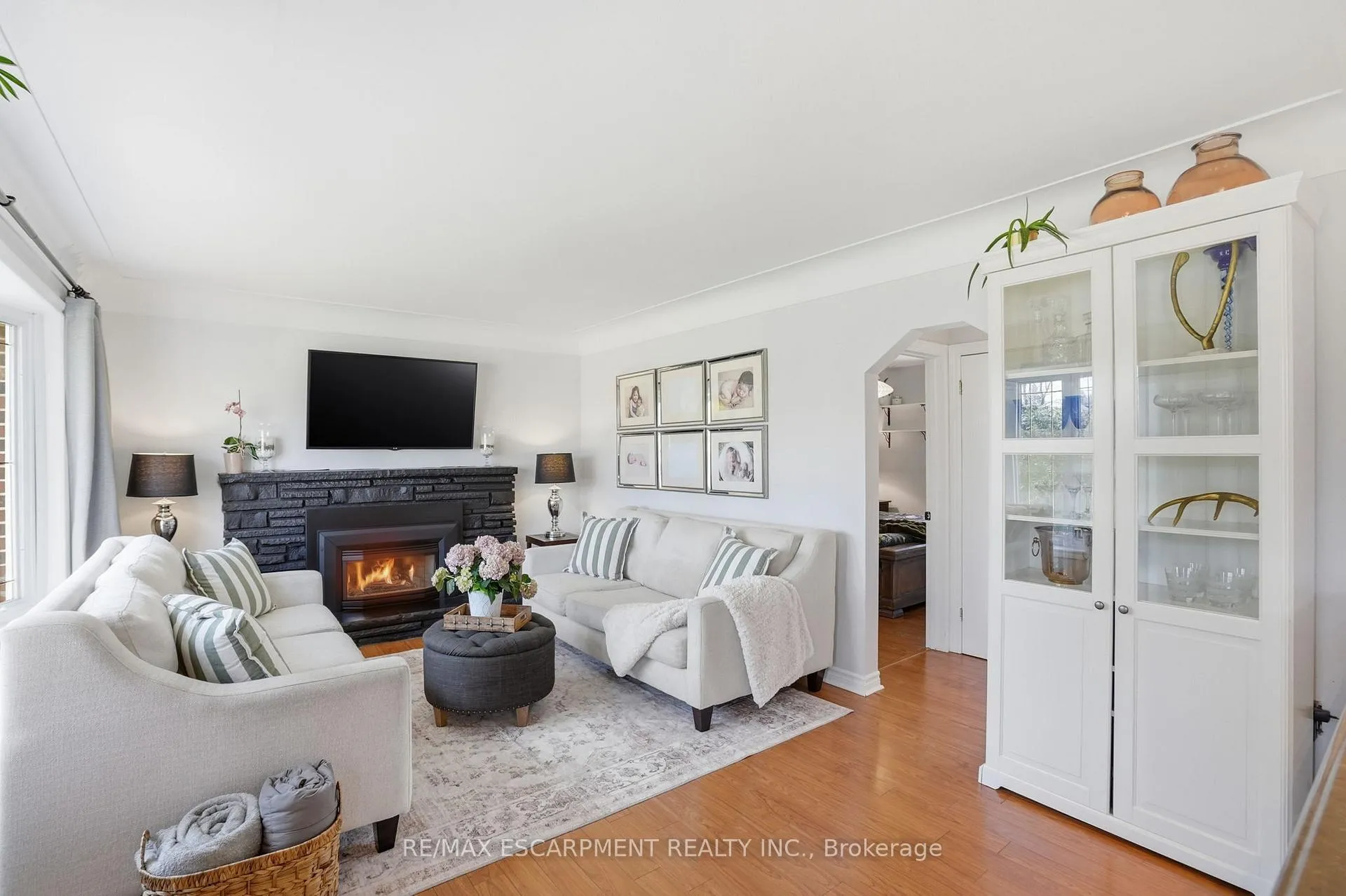 Photo 14 of 208 Seneca Avenue, Hamilton, Rural Glanbrook — HOMEH