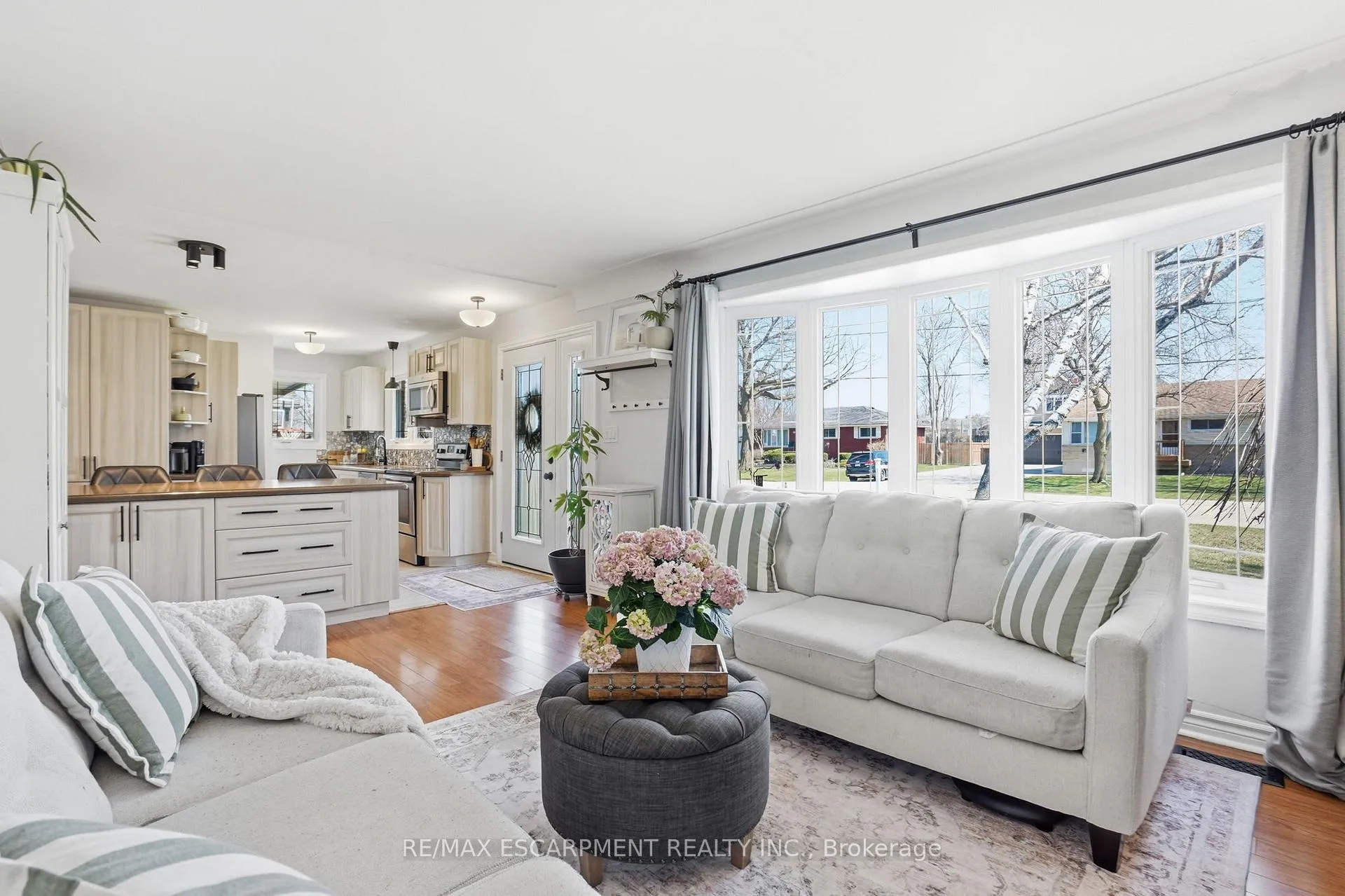 Photo 17 of 208 Seneca Avenue, Hamilton, Rural Glanbrook — HOMEH