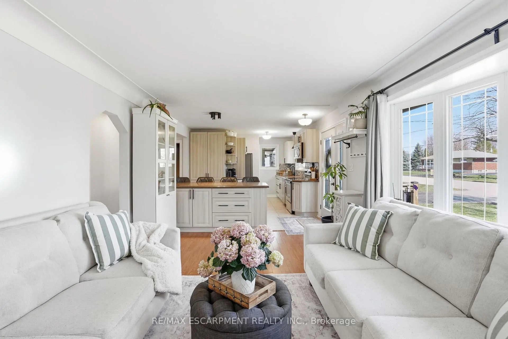 Photo 18 of 208 Seneca Avenue, Hamilton, Rural Glanbrook — HOMEH