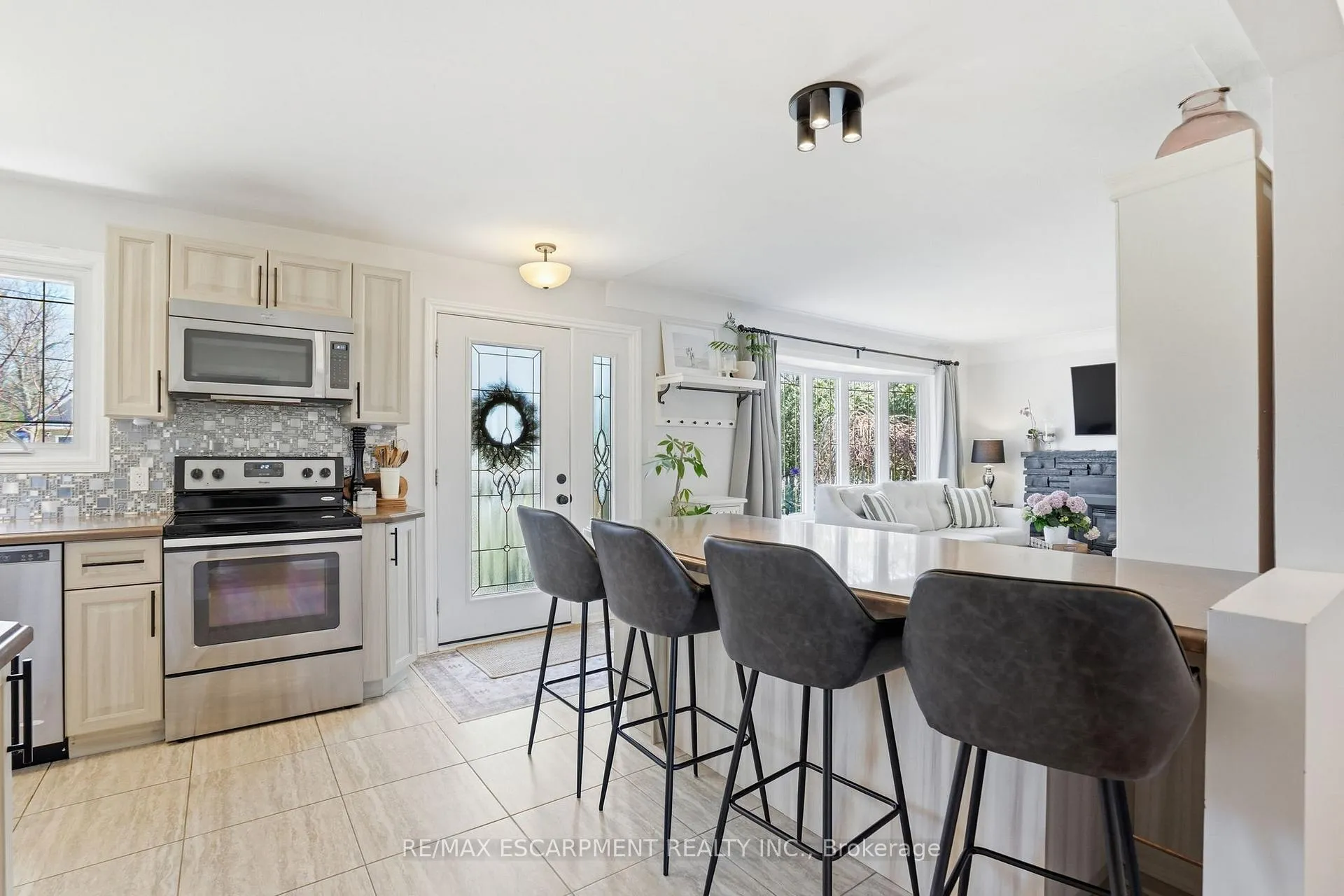 Photo 20 of 208 Seneca Avenue, Hamilton, Rural Glanbrook — HOMEH