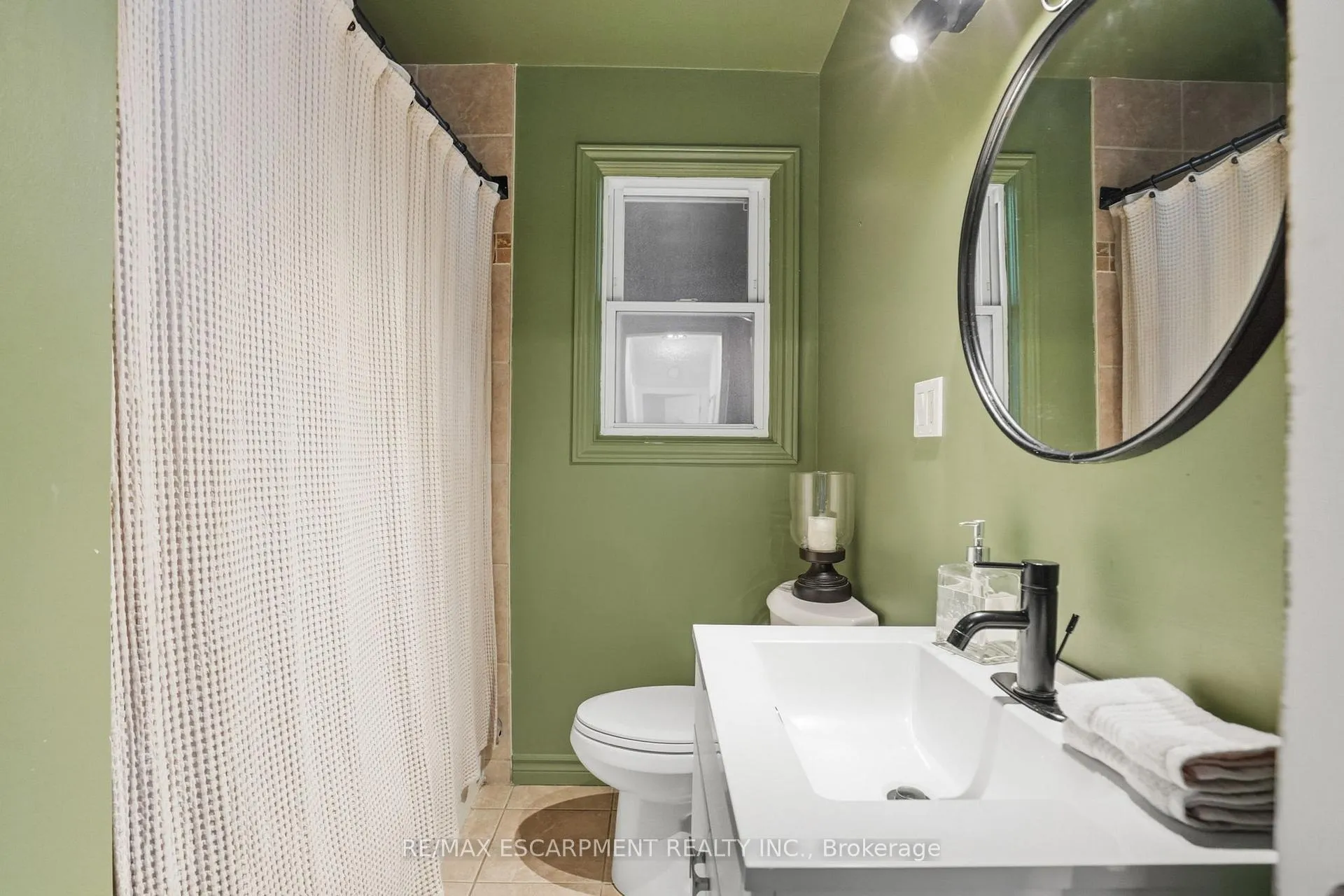 Photo 31 of 208 Seneca Avenue, Hamilton, Rural Glanbrook — HOMEH