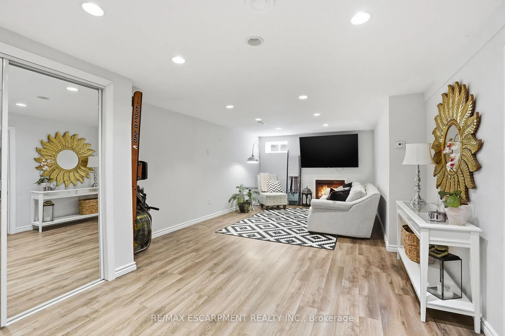 Photo 32 of 208 Seneca Avenue, Hamilton, Rural Glanbrook — HOMEH