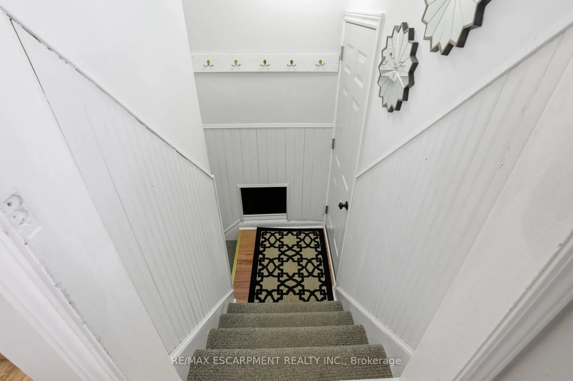 Photo 34 of 208 Seneca Avenue, Hamilton, Rural Glanbrook — HOMEH