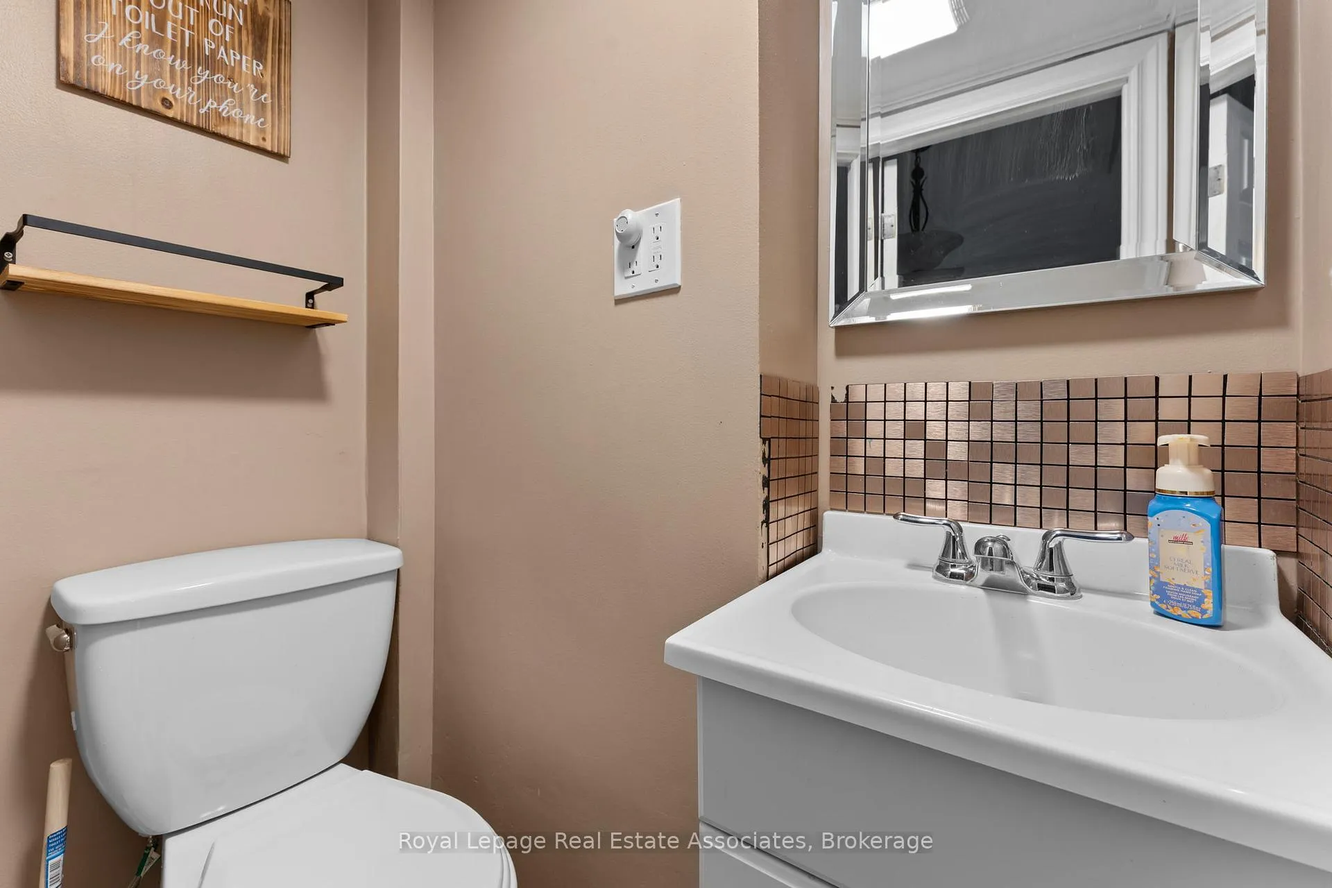 Photo 13 of 4 Dundas Street E, Erin — HOMEH
