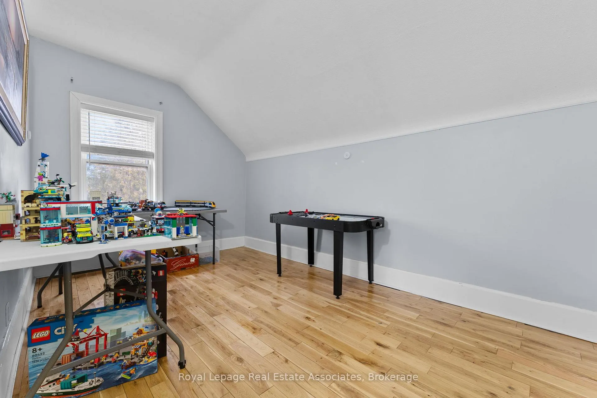 Photo 24 of 4 Dundas Street E, Erin — HOMEH