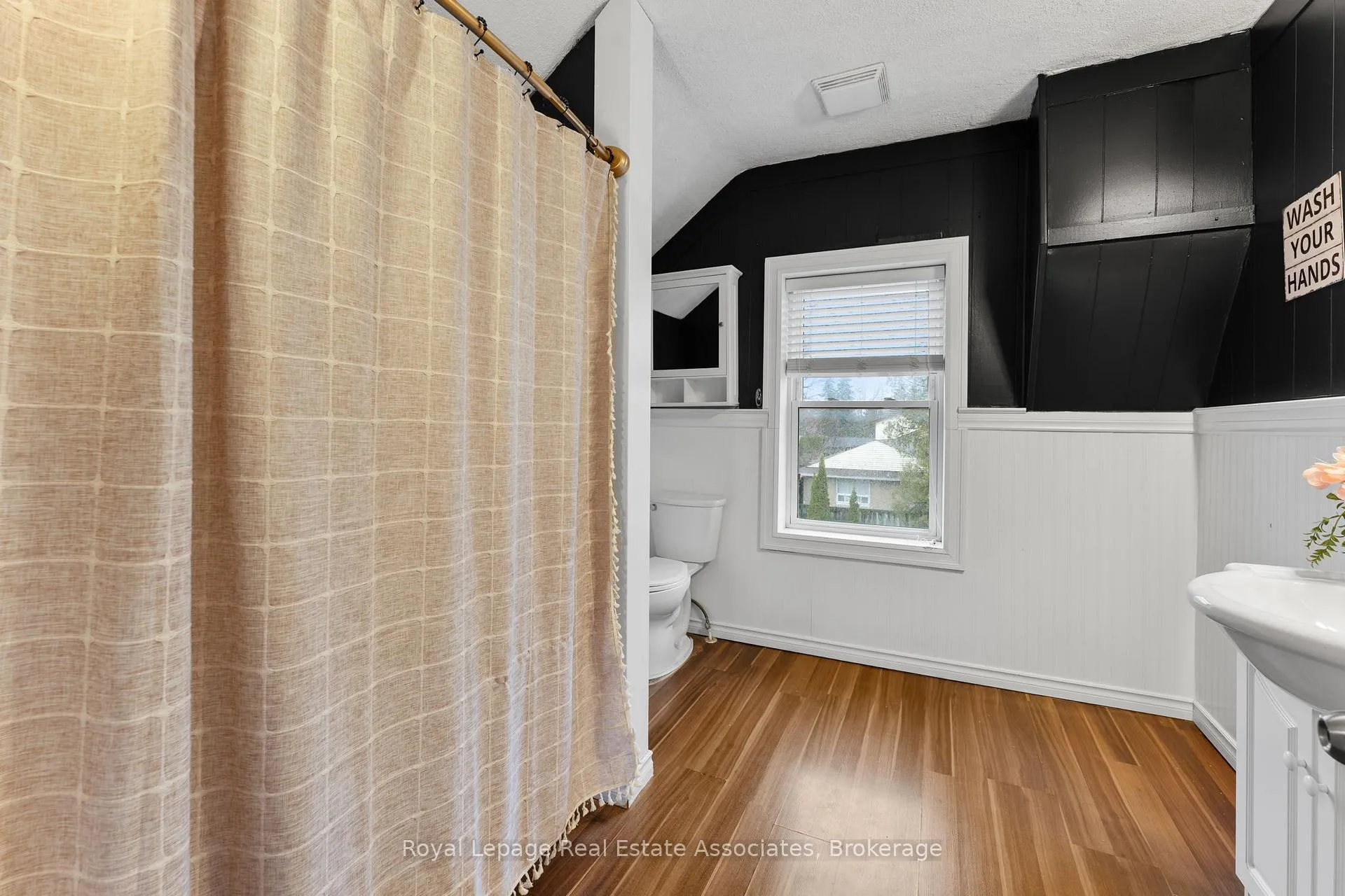 Photo 25 of 4 Dundas Street E, Erin — HOMEH
