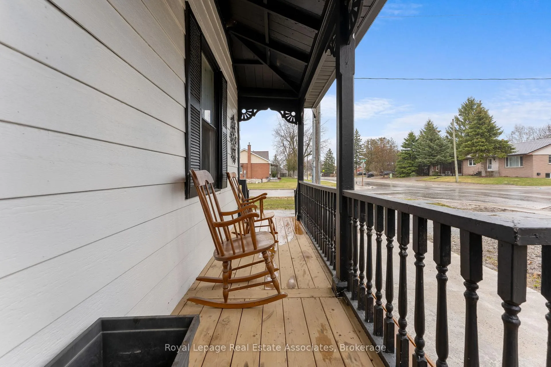 Photo 29 of 4 Dundas Street E, Erin — HOMEH