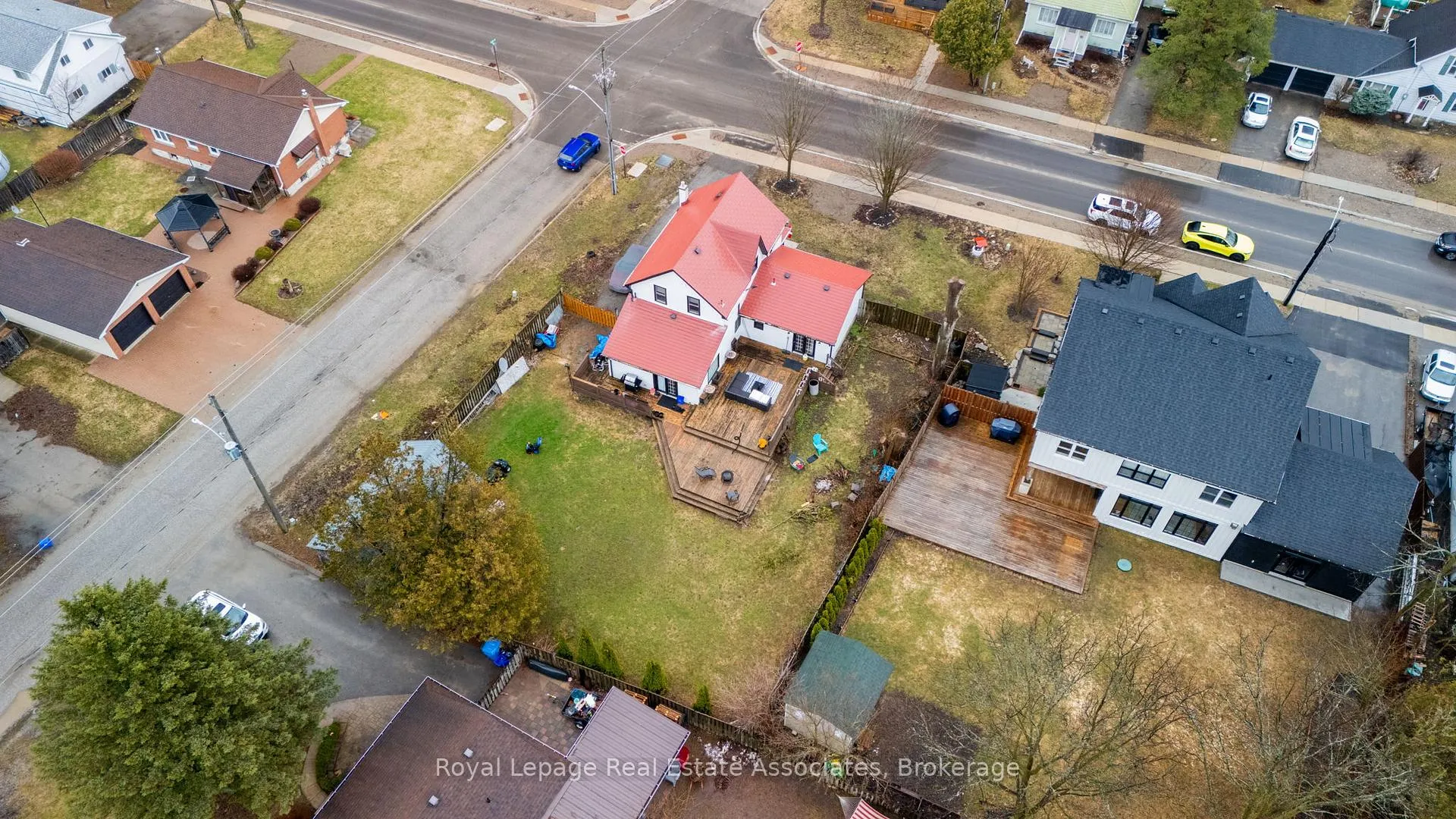 Photo 35 of 4 Dundas Street E, Erin — HOMEH