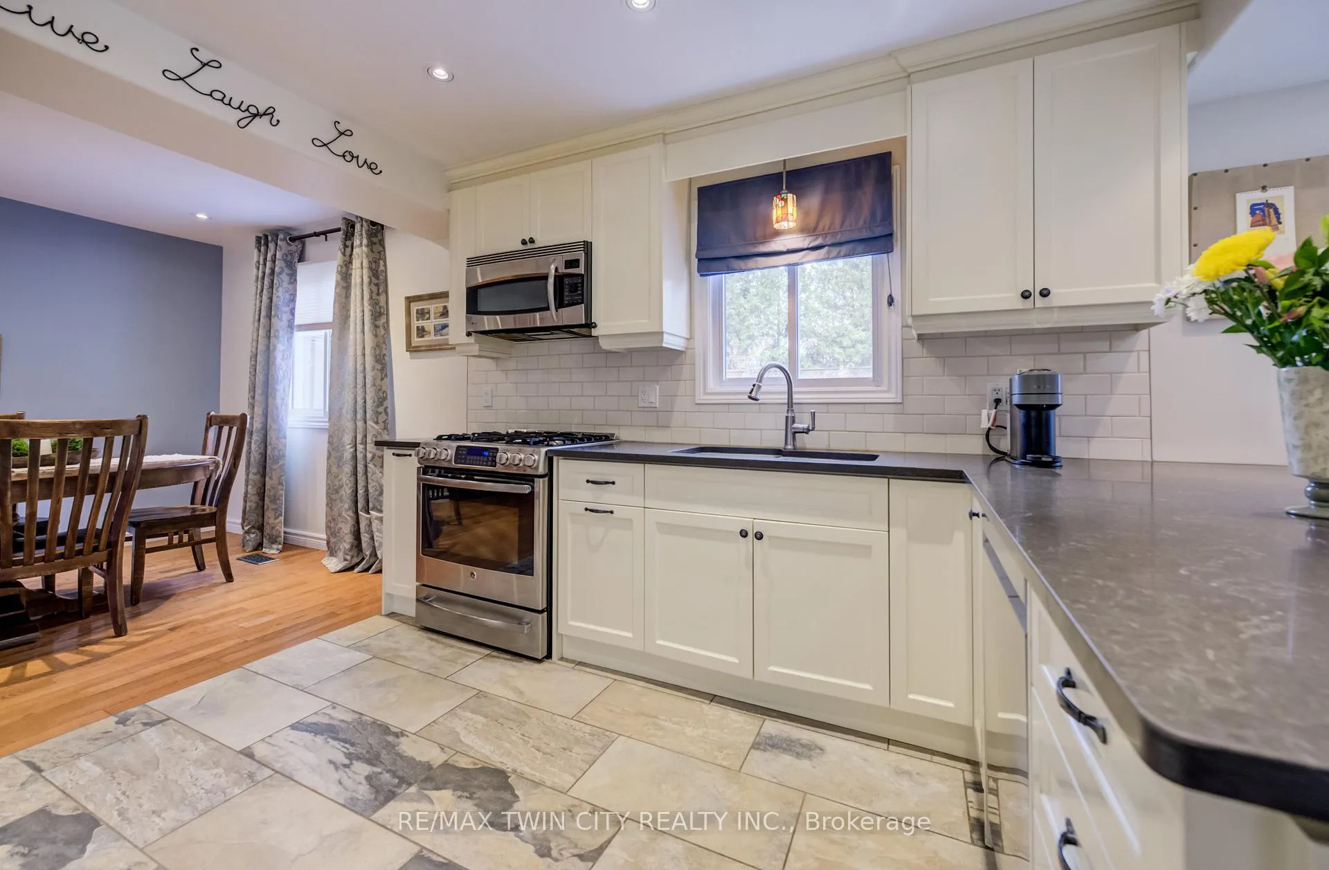 Photo 9 of 150 Bayne Crescent, Cambridge — HOMEH