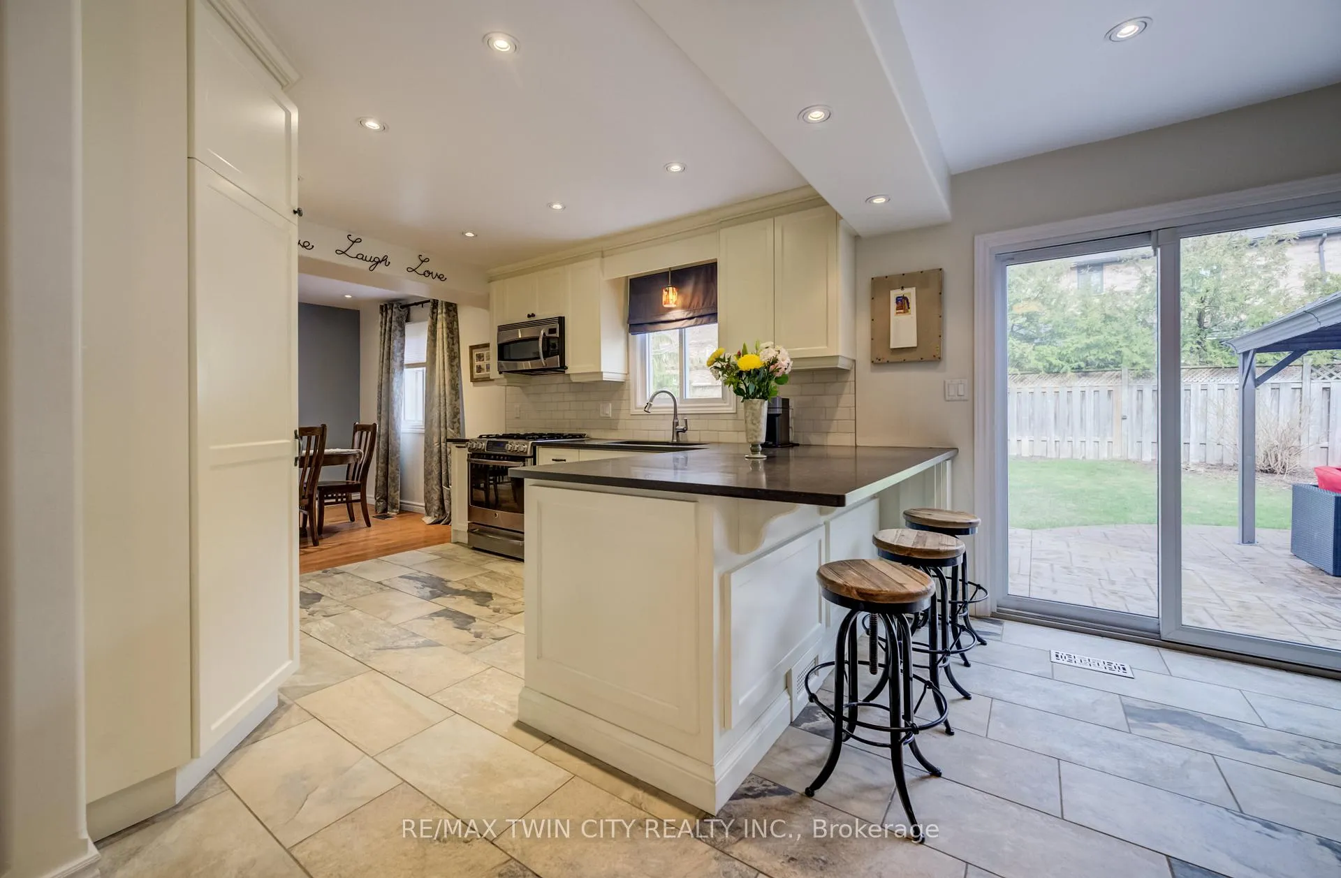 Photo 10 of 150 Bayne Crescent, Cambridge — HOMEH