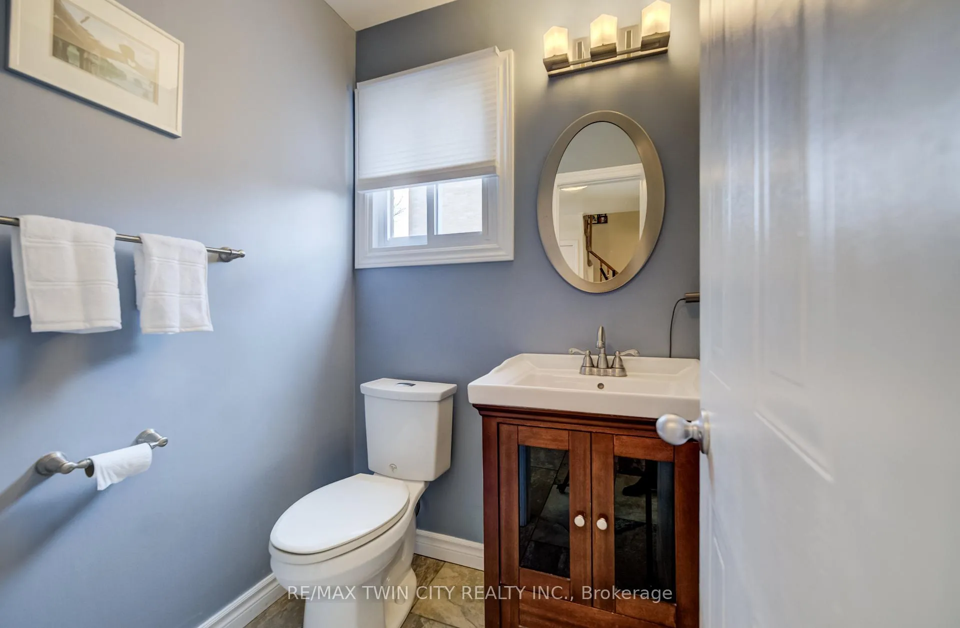 Photo 13 of 150 Bayne Crescent, Cambridge — HOMEH