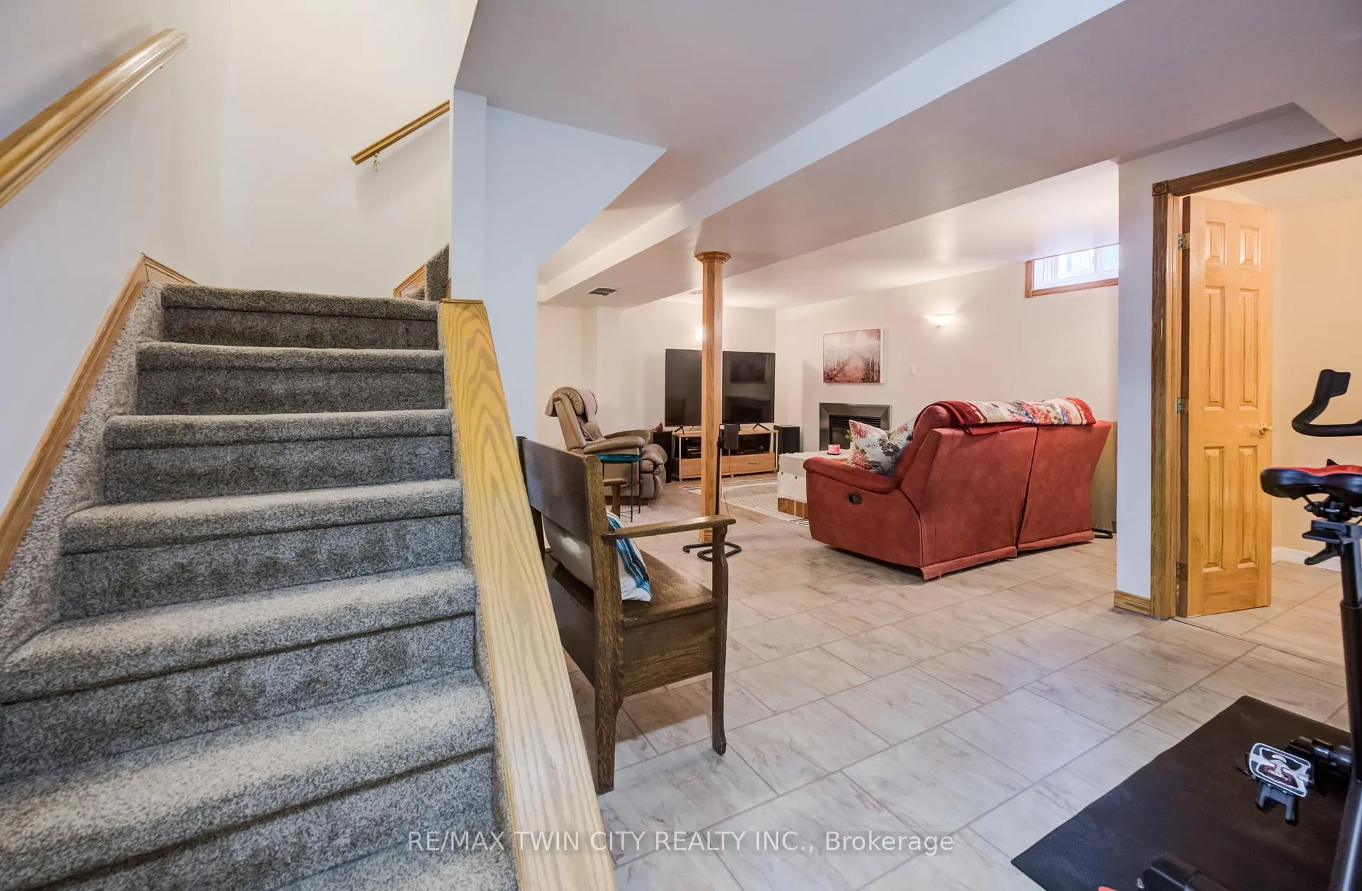 Photo 20 of 150 Bayne Crescent, Cambridge — HOMEH