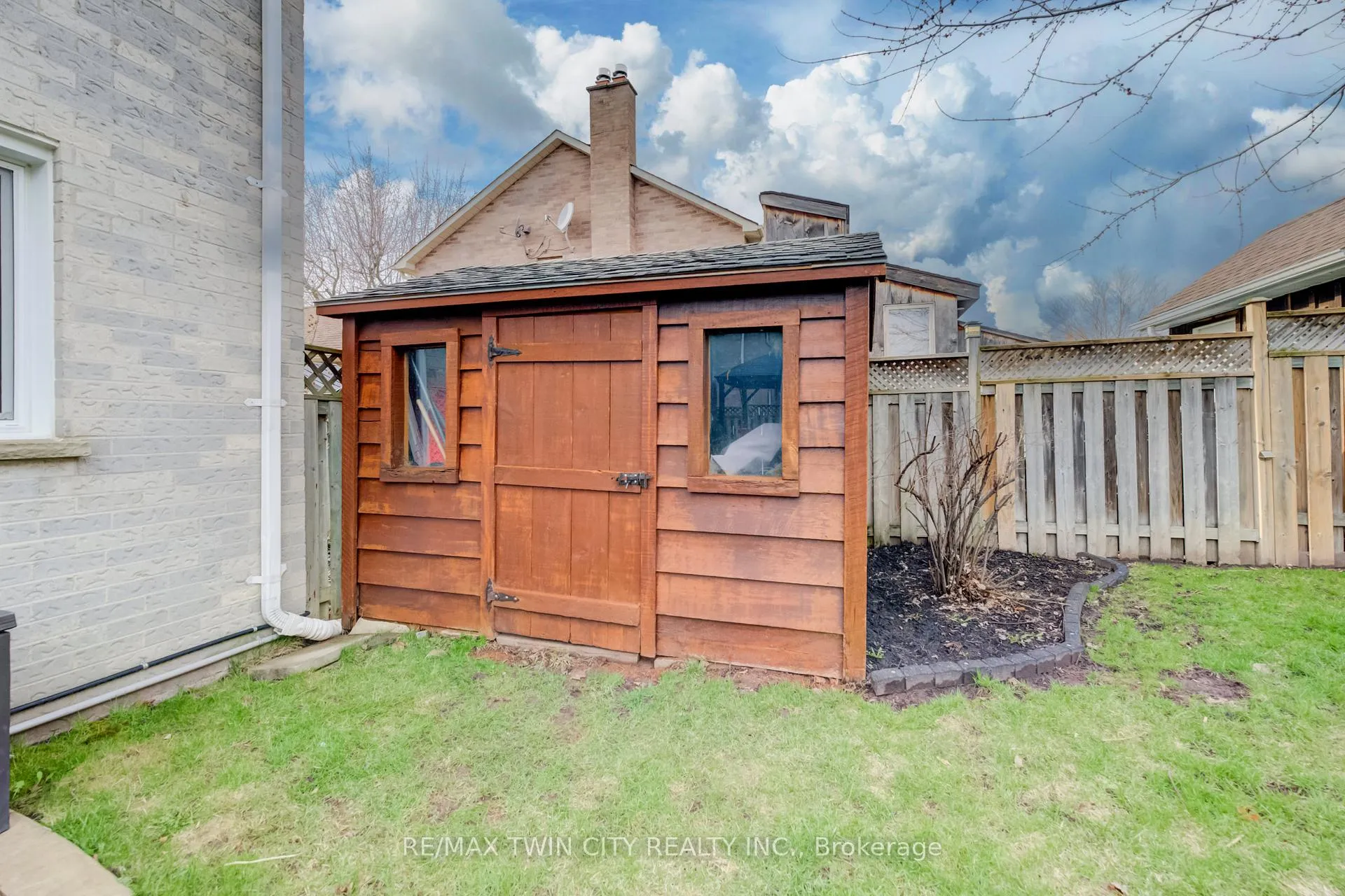 Photo 28 of 150 Bayne Crescent, Cambridge — HOMEH