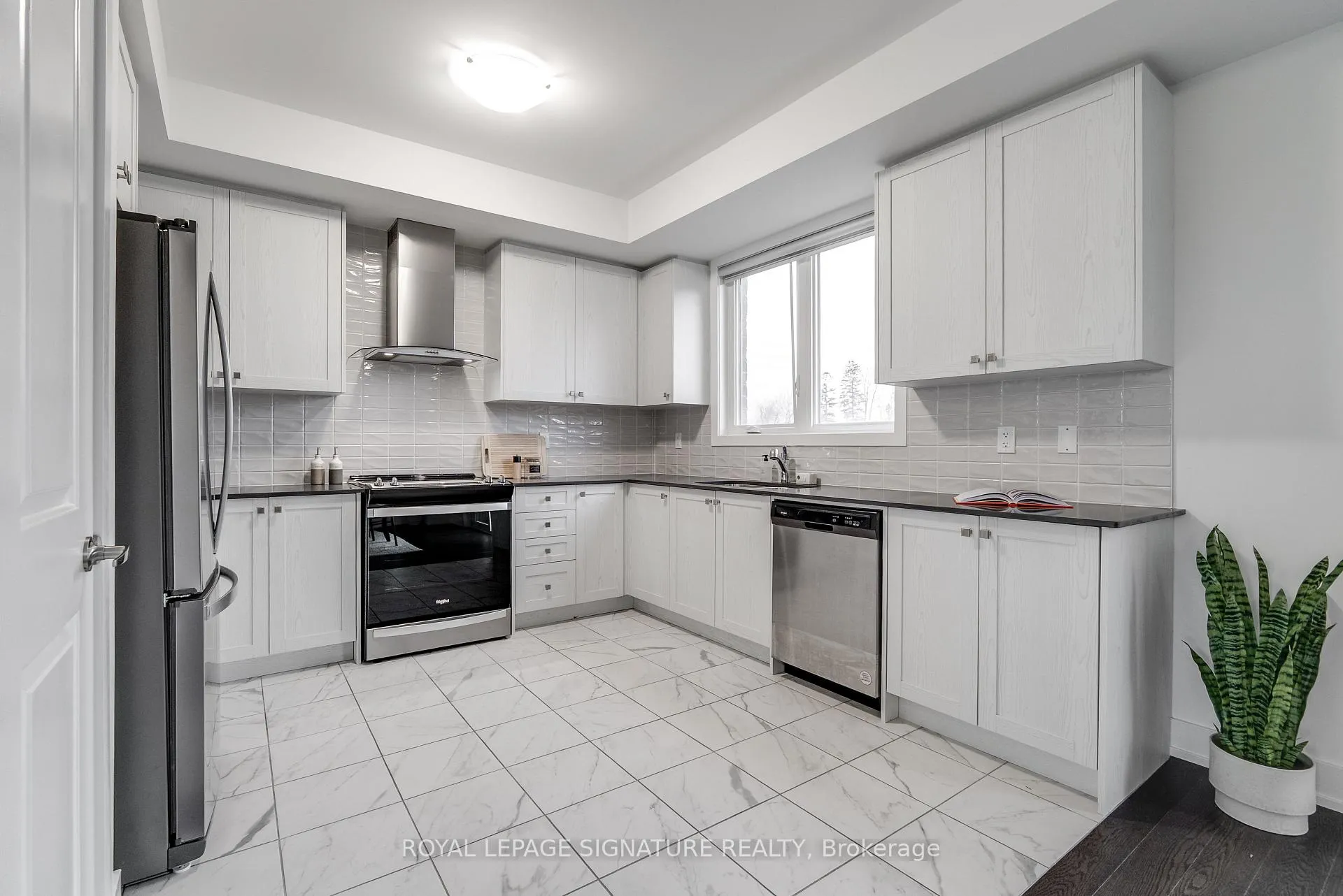 Photo 3 of 10 Sobczak Drive, Whitby, Port Whitby — HOMEH