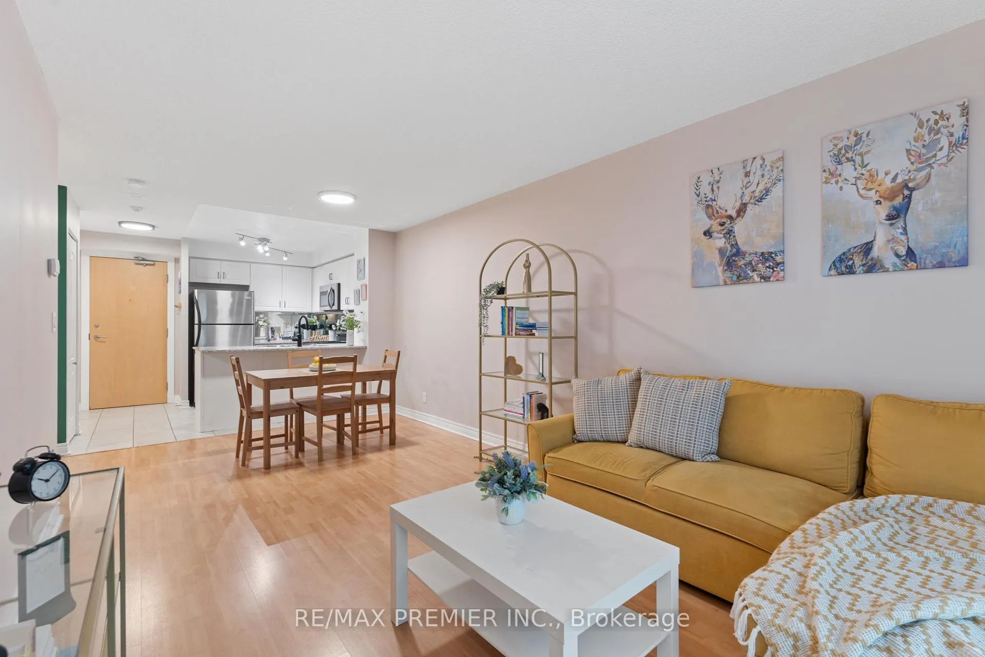 Front of Unit 307, 212 Eglinton Avenue E