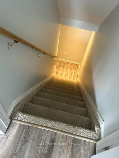 Photo 5 of 13 Srigley Street, Barrie, Holly — HOMEH