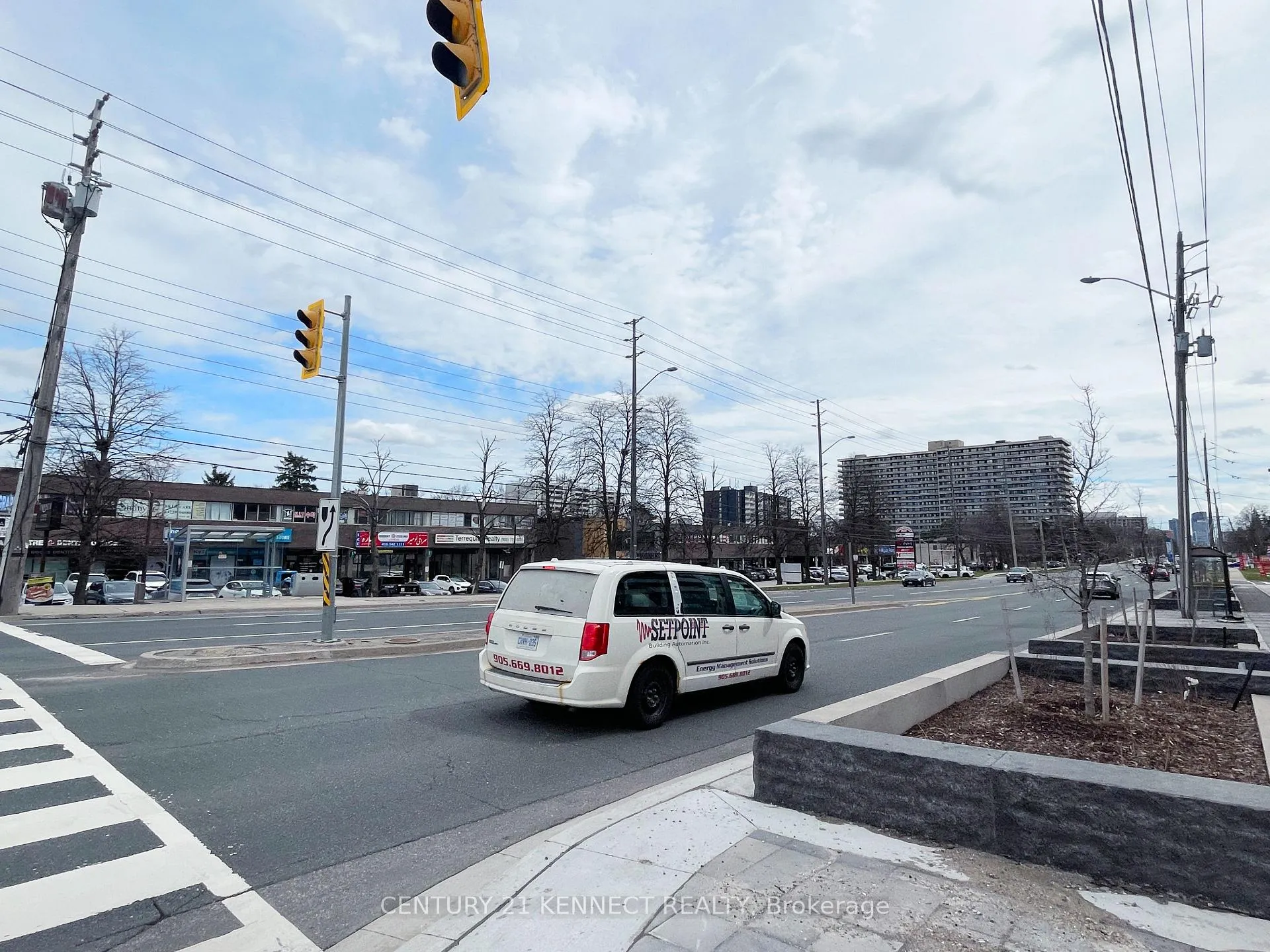Photo 4 of Unit 707, 8188 Yonge Street, Vaughan, Uplands — HOMEH