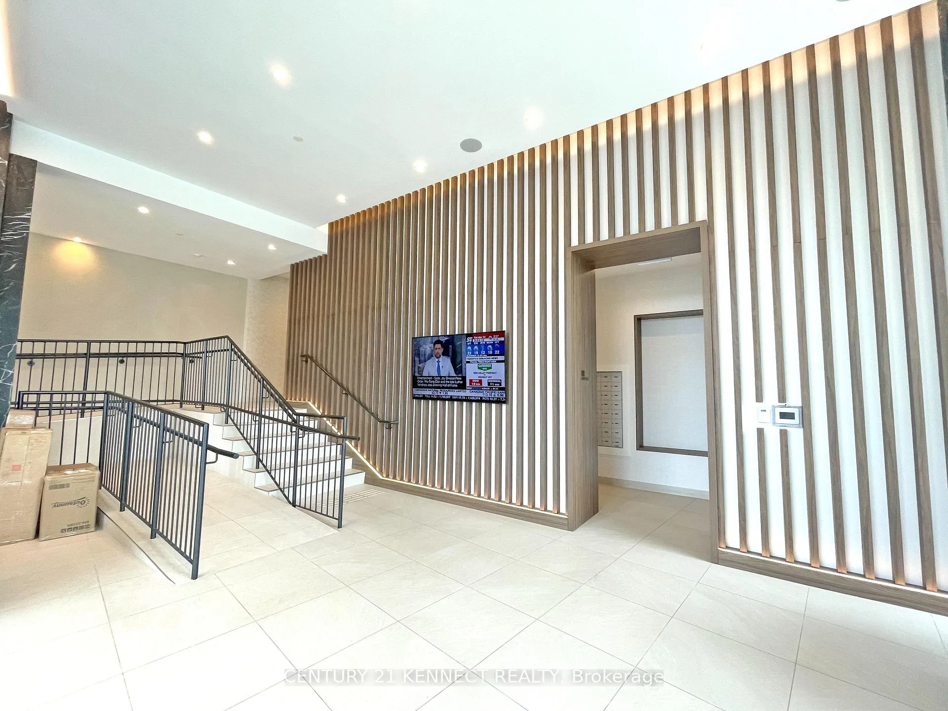 Photo 6 of Unit 707, 8188 Yonge Street, Vaughan, Uplands — HOMEH