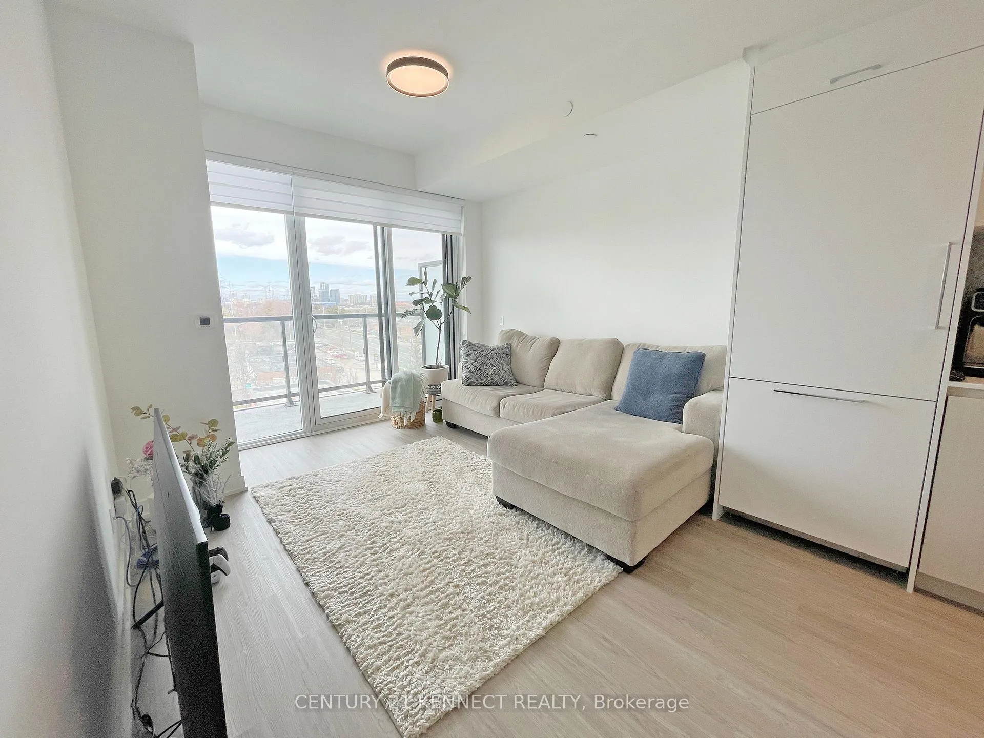 Photo 13 of Unit 707, 8188 Yonge Street, Vaughan, Uplands — HOMEH